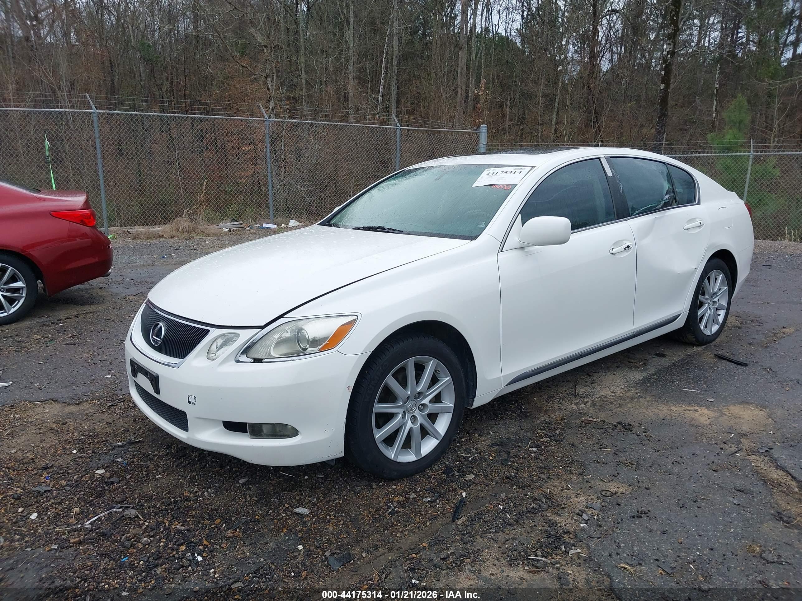 LEXUS GS image 2