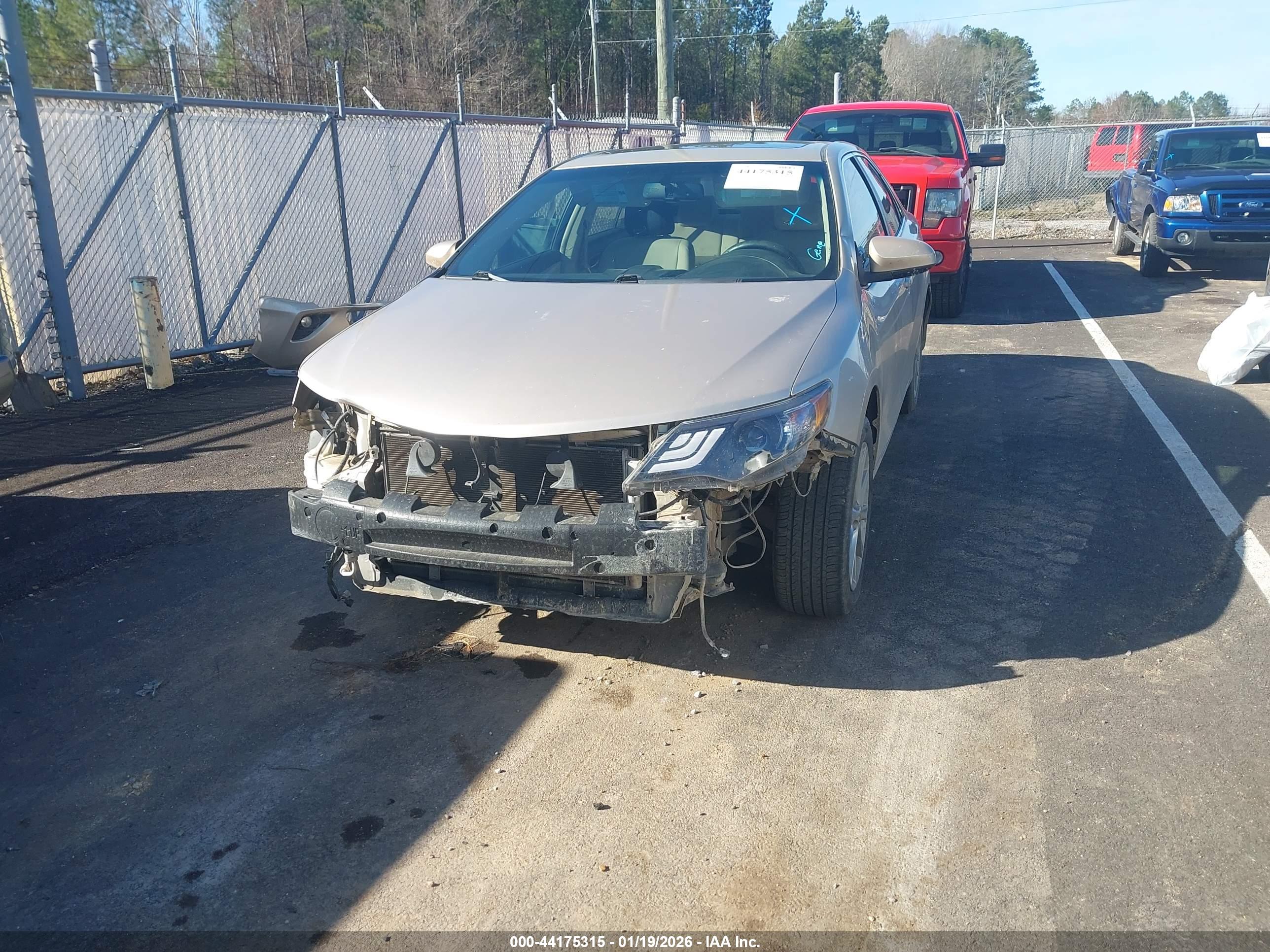 TOYOTA CAMRY image 6