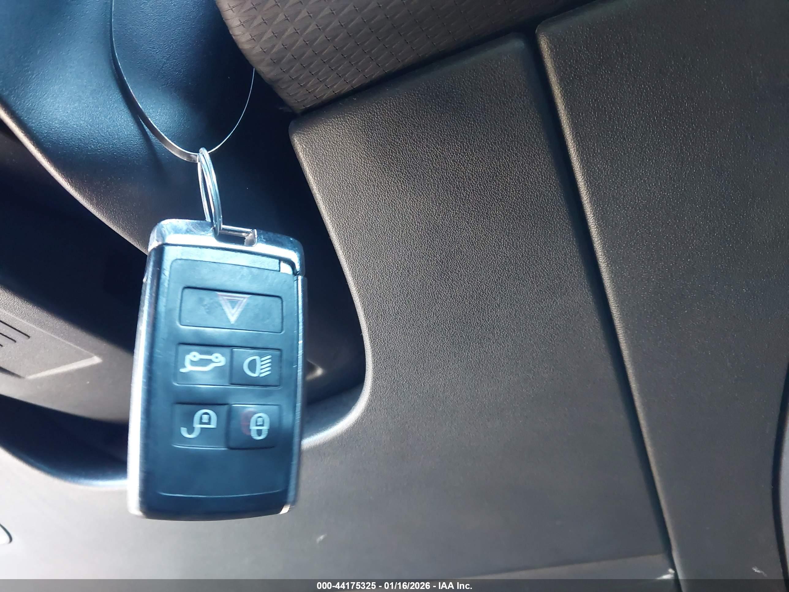 LAND ROVER image 11