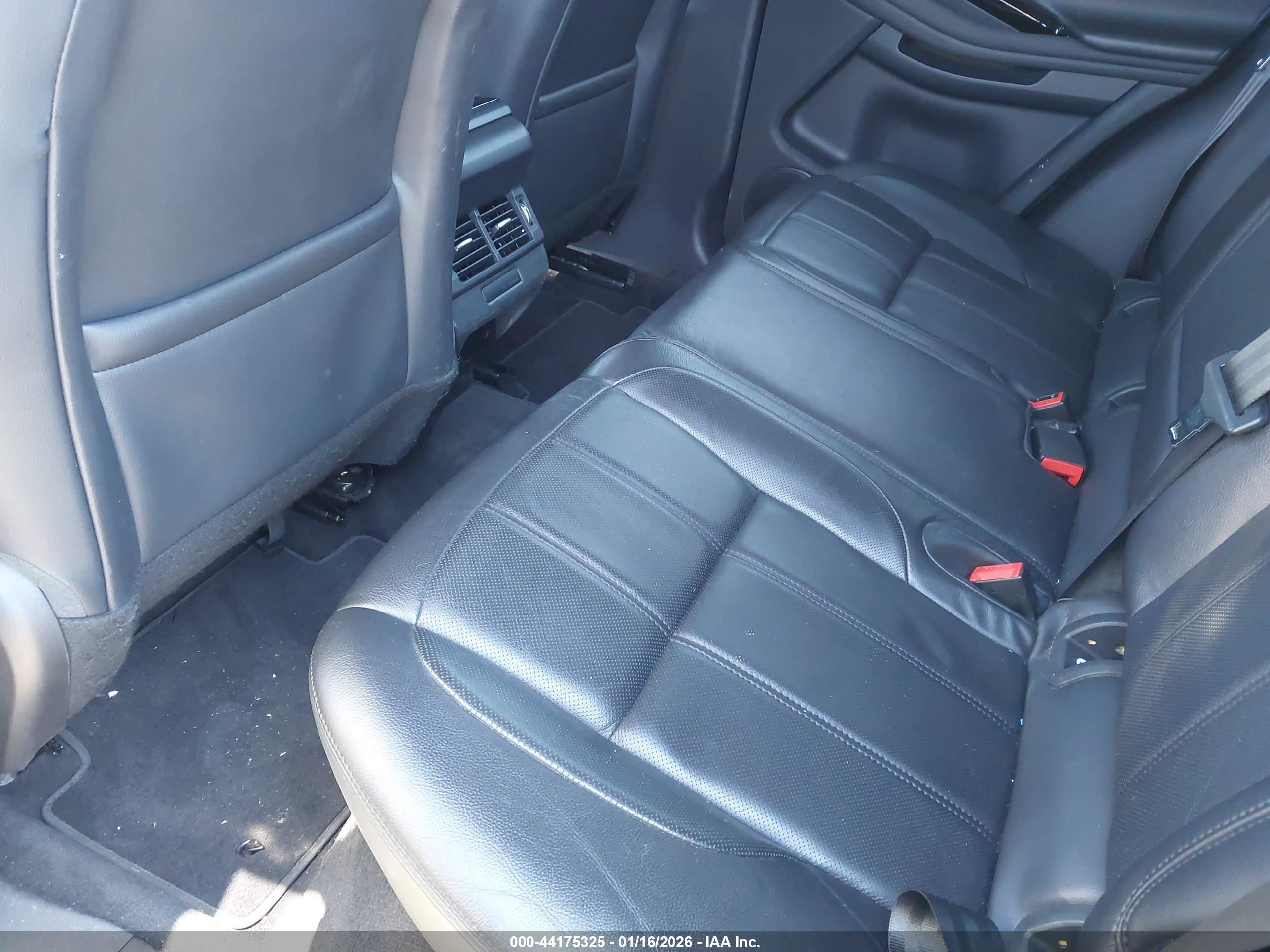 LAND ROVER image 8