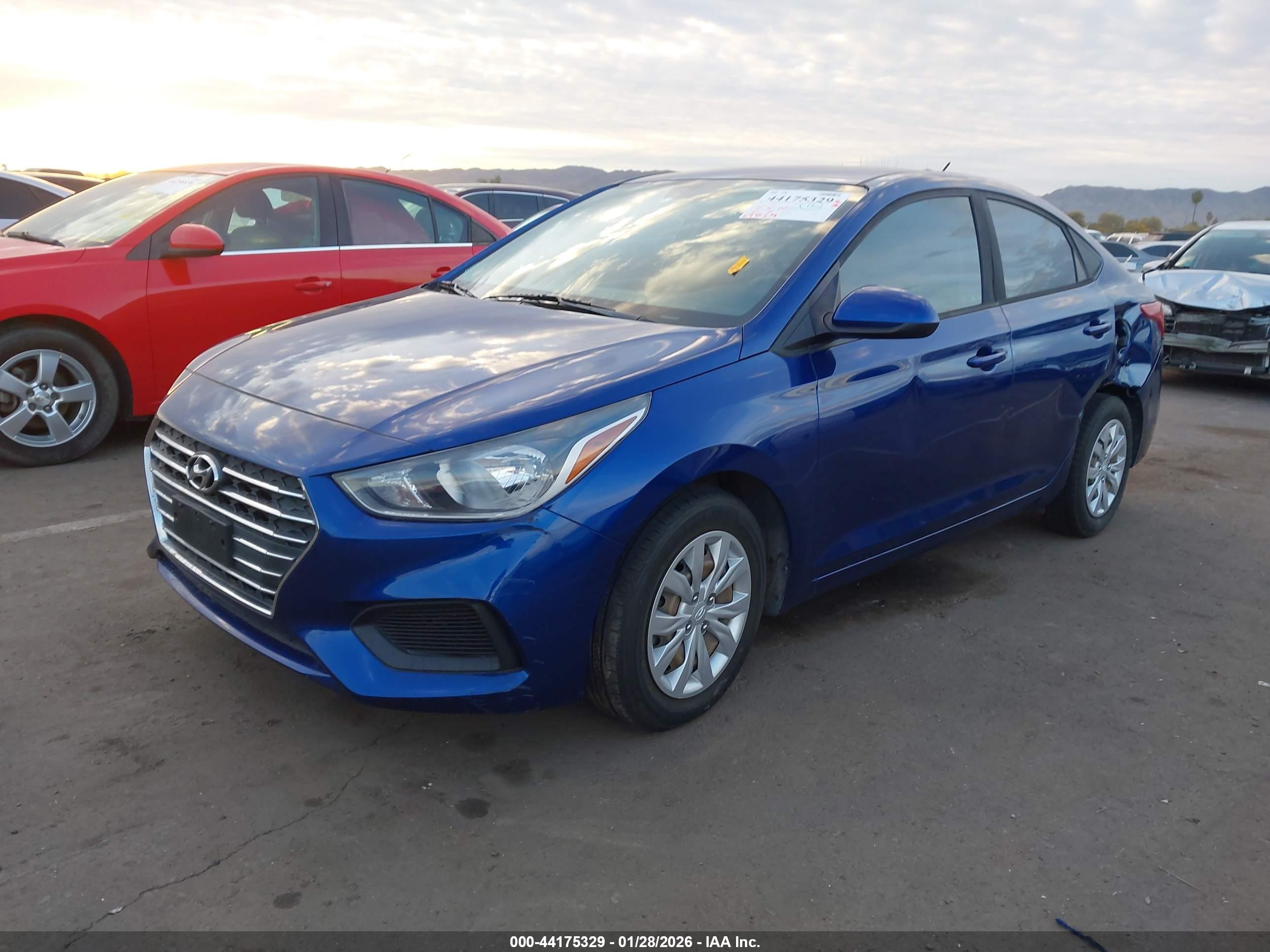HYUNDAI ACCENT image 2