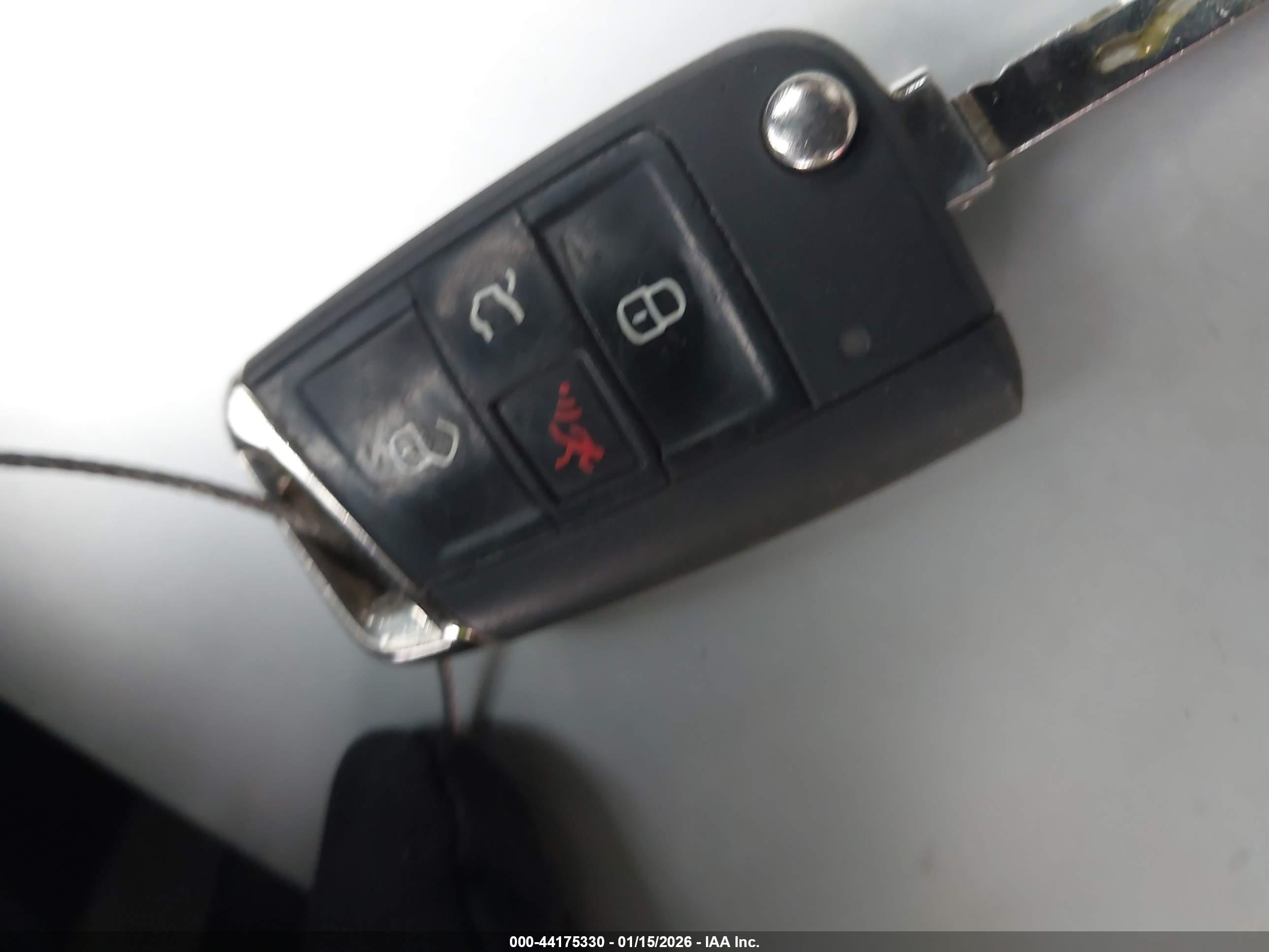 VOLKSWAGEN TIGUAN image 11