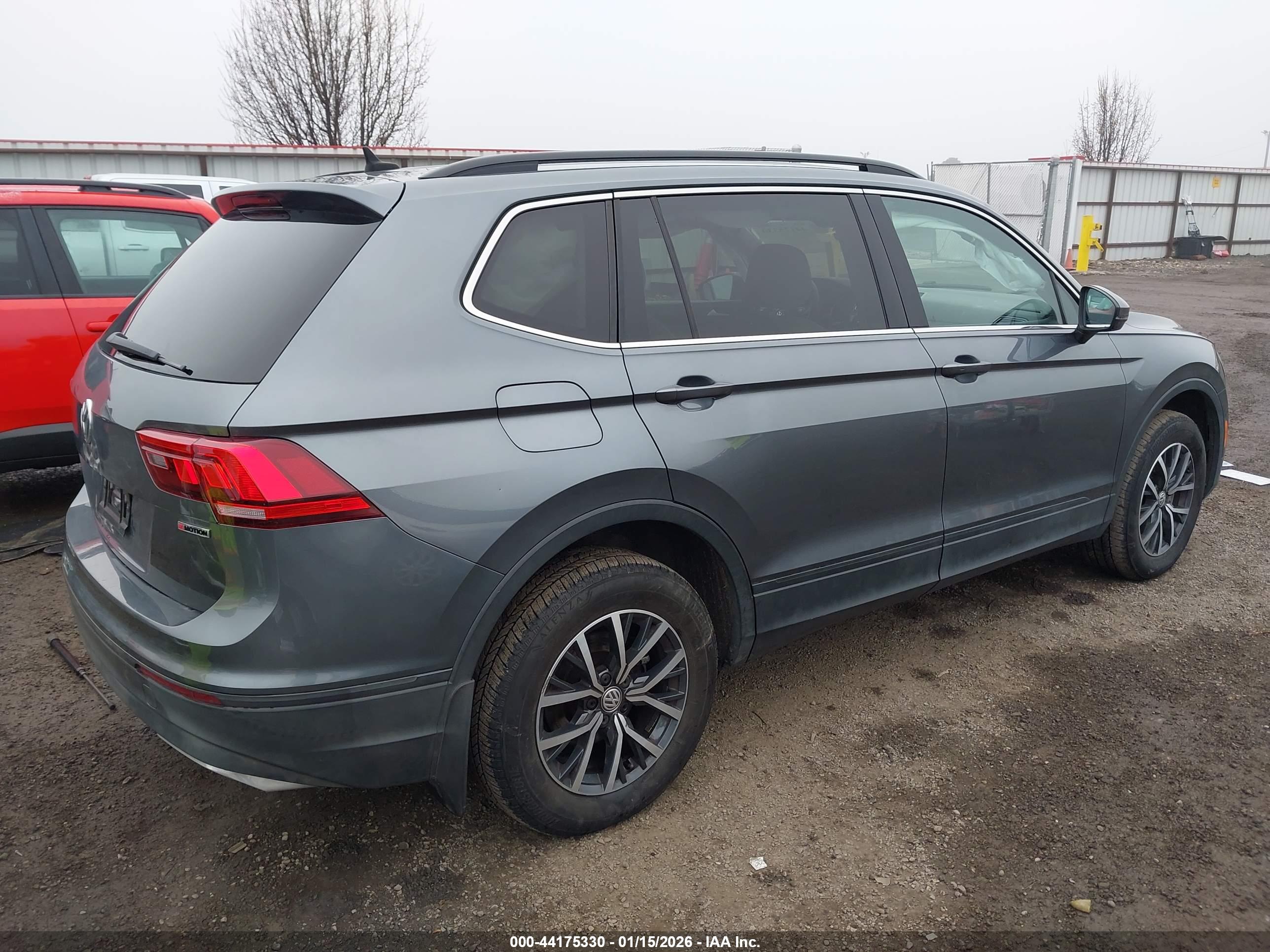 VOLKSWAGEN TIGUAN image 4