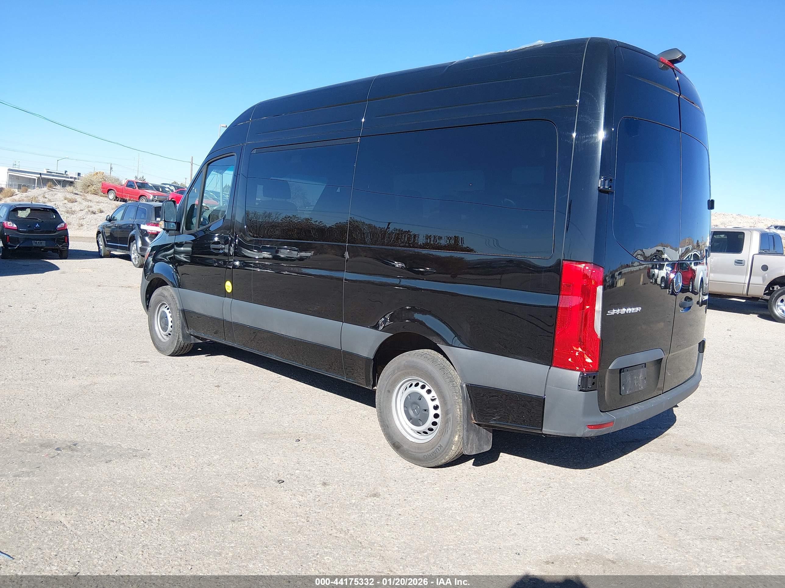 MERCEDES-BENZ SPRINTER image 3
