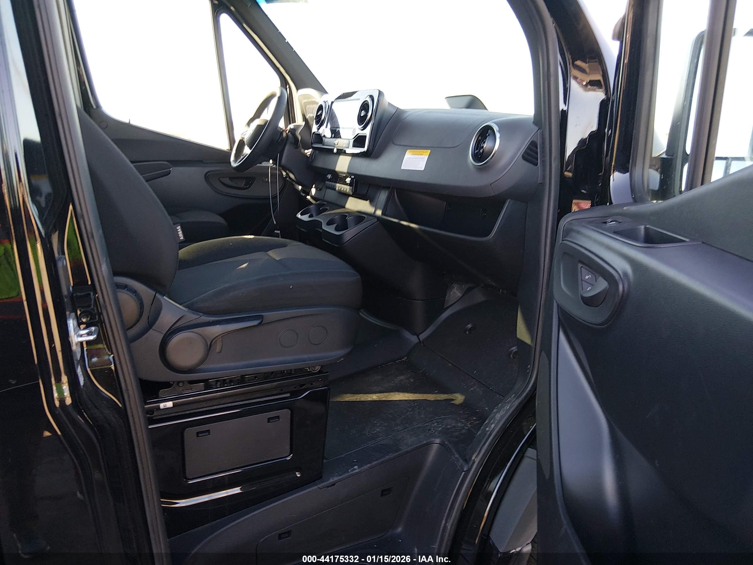 MERCEDES-BENZ SPRINTER image 5