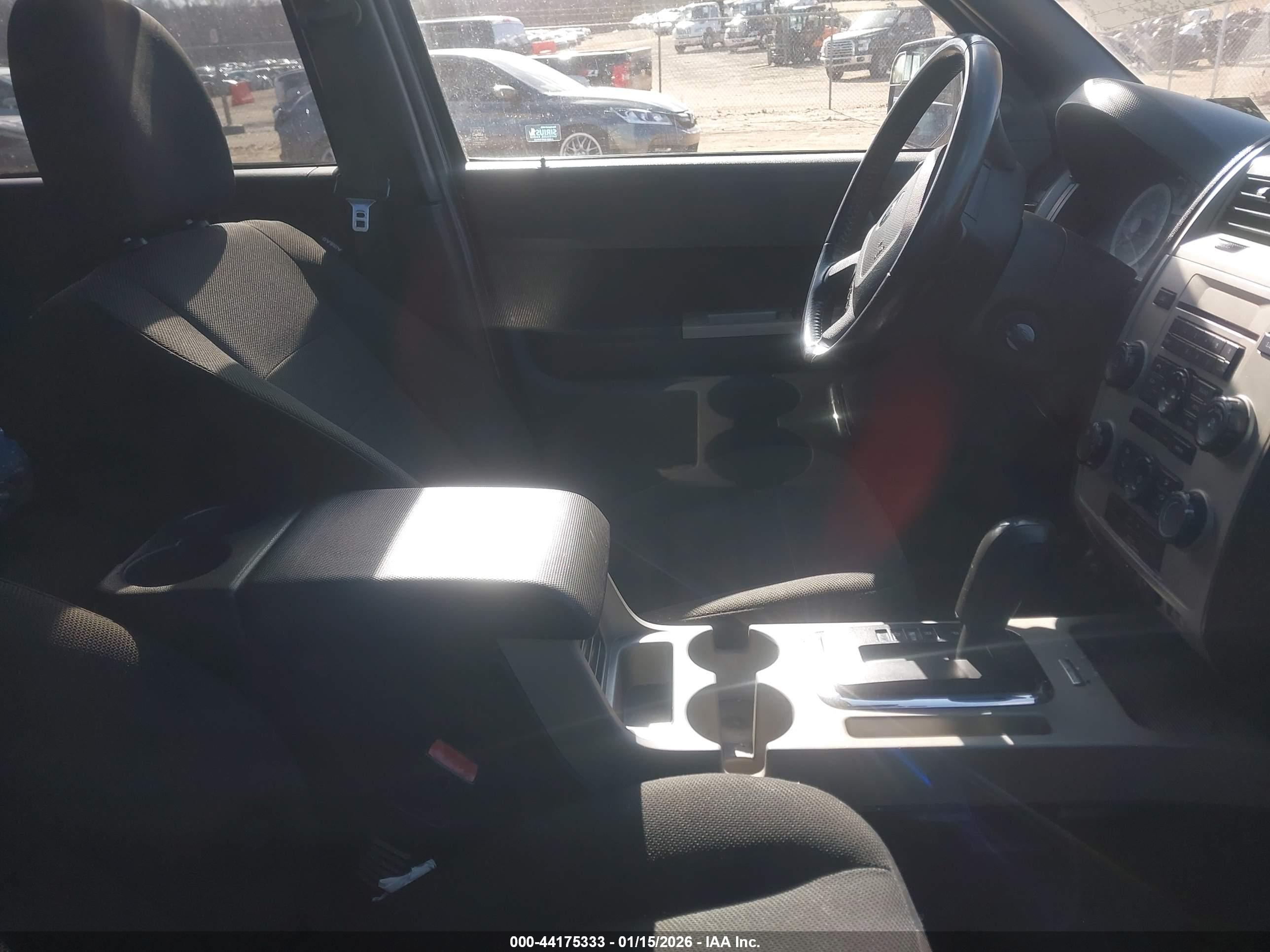 FORD ESCAPE image 5