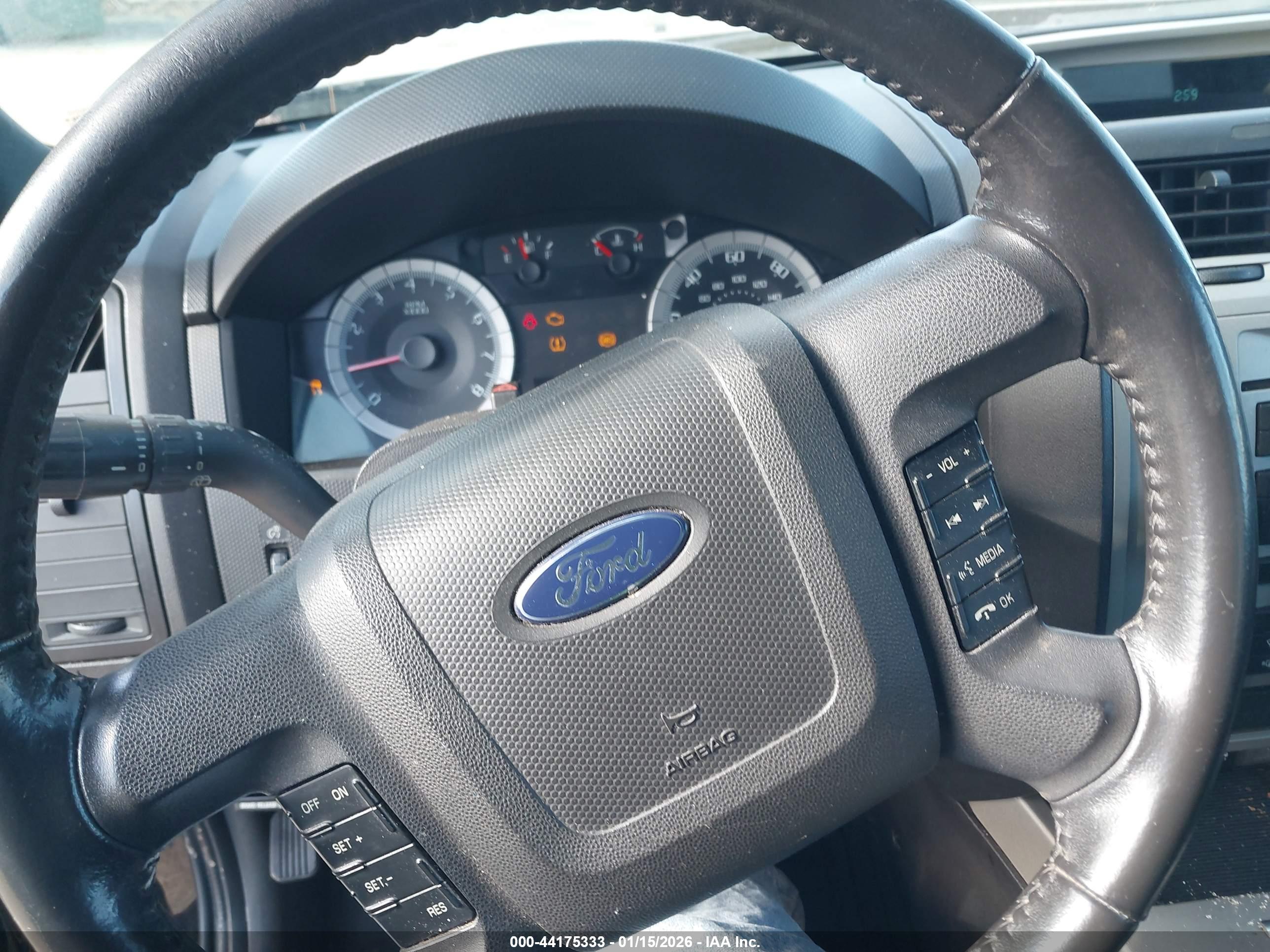 FORD ESCAPE image 6