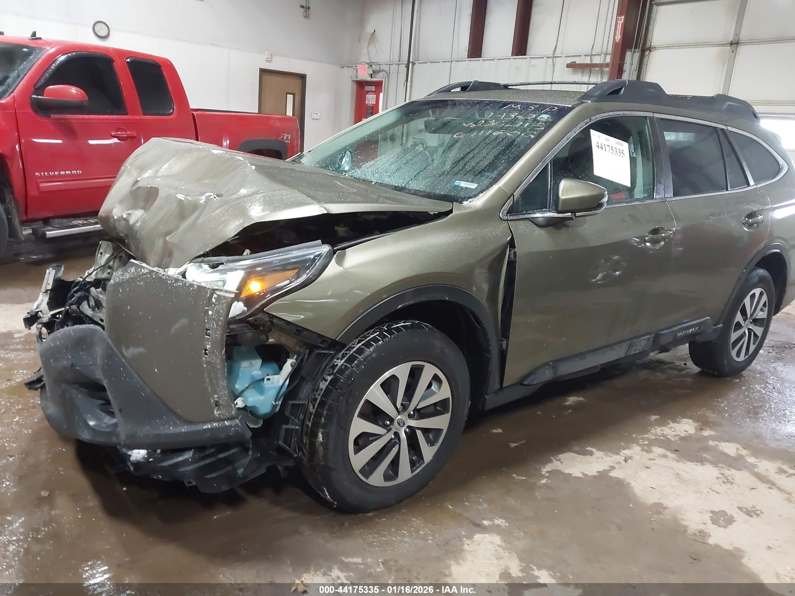 SUBARU OUTBACK image 6