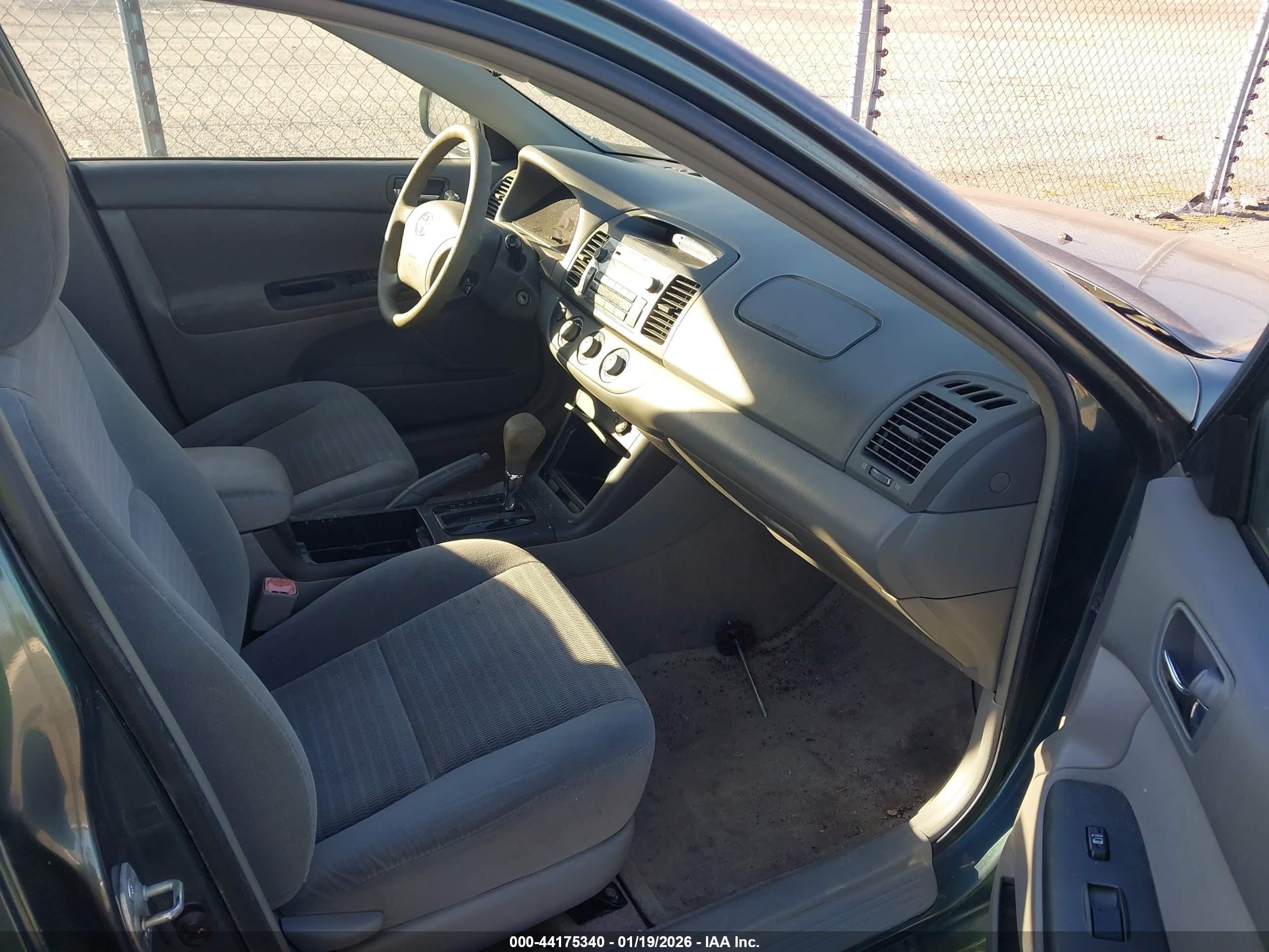 TOYOTA CAMRY image 5