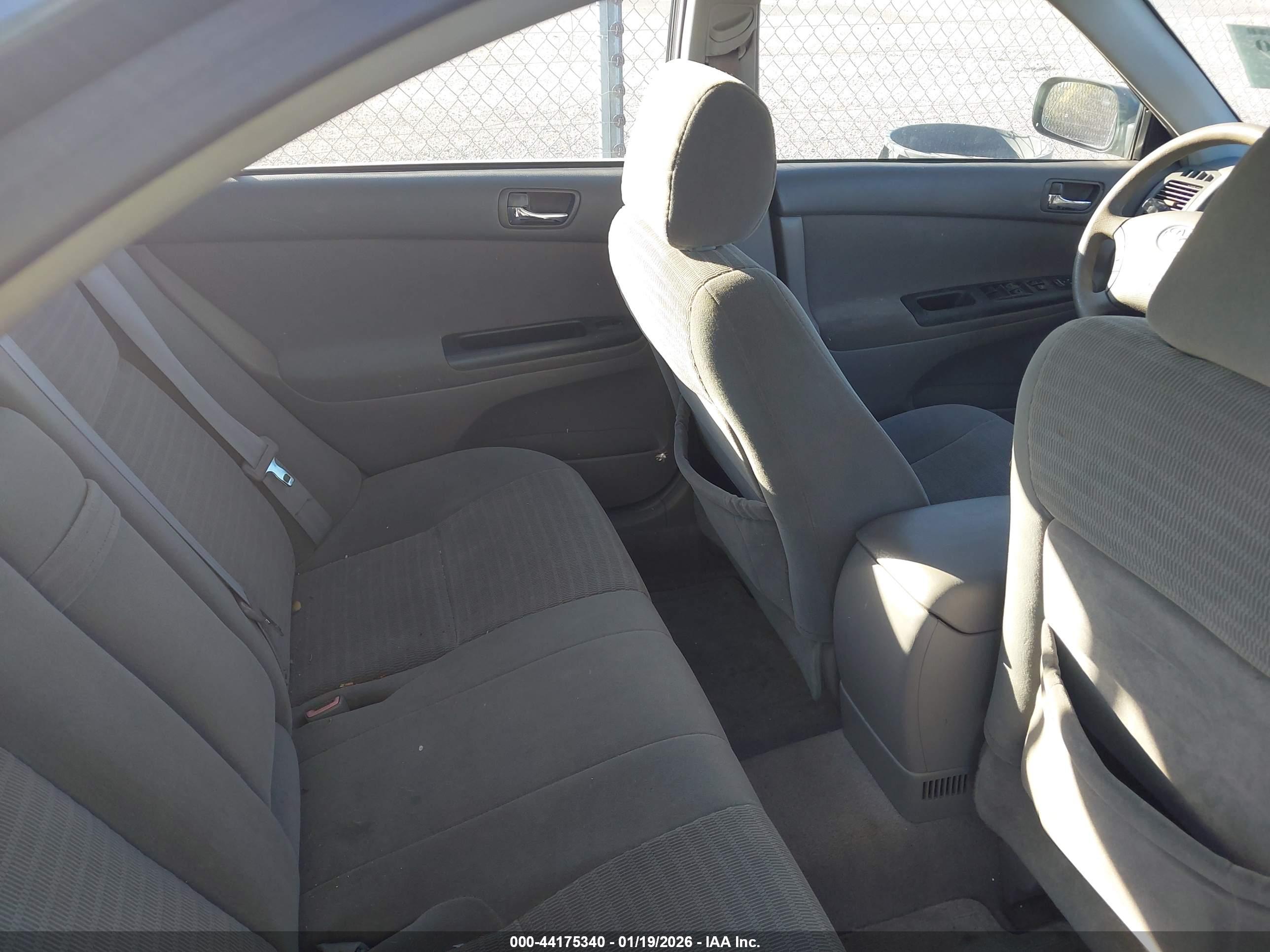 TOYOTA CAMRY image 8