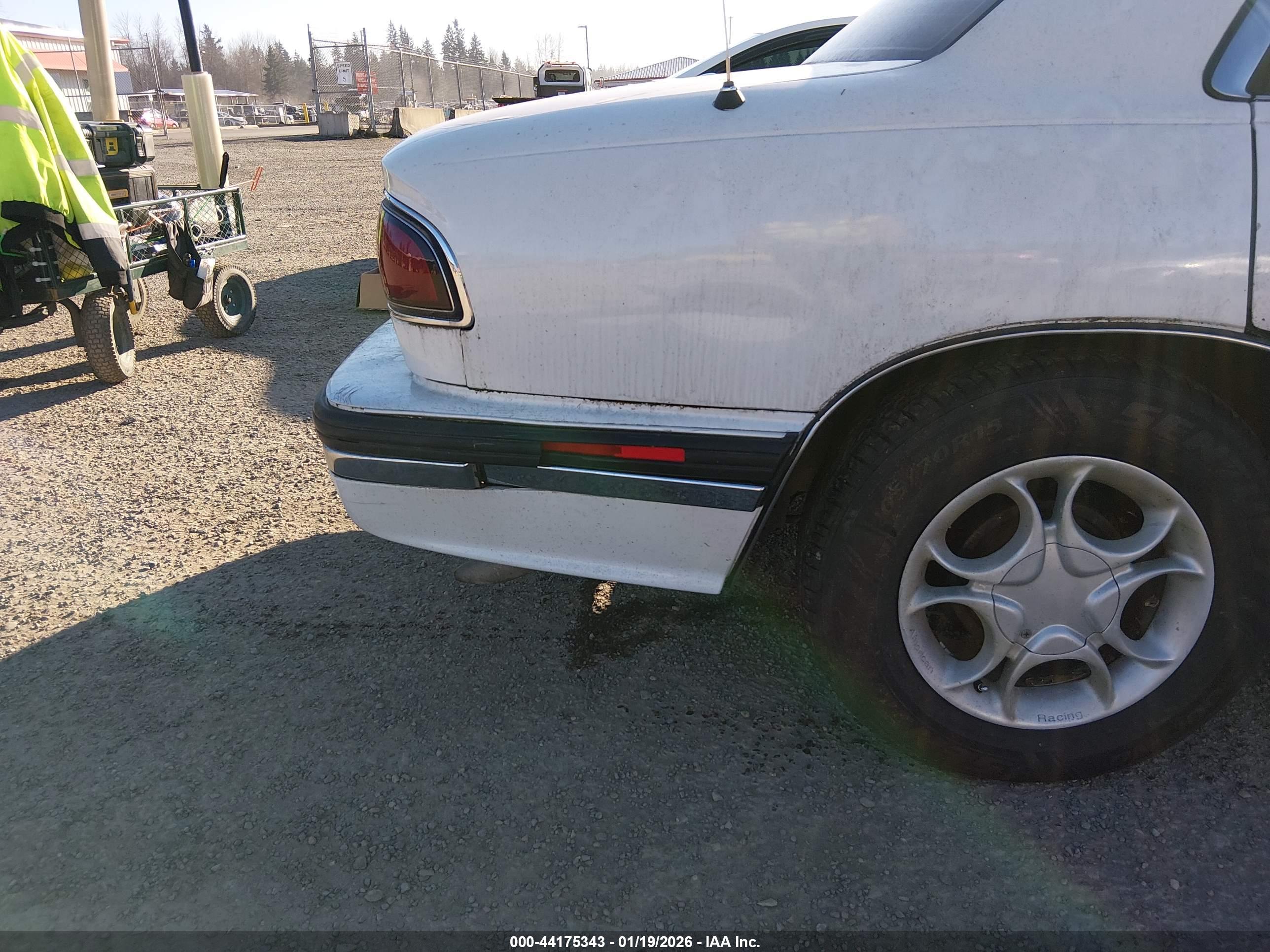BUICK LESABRE image 6