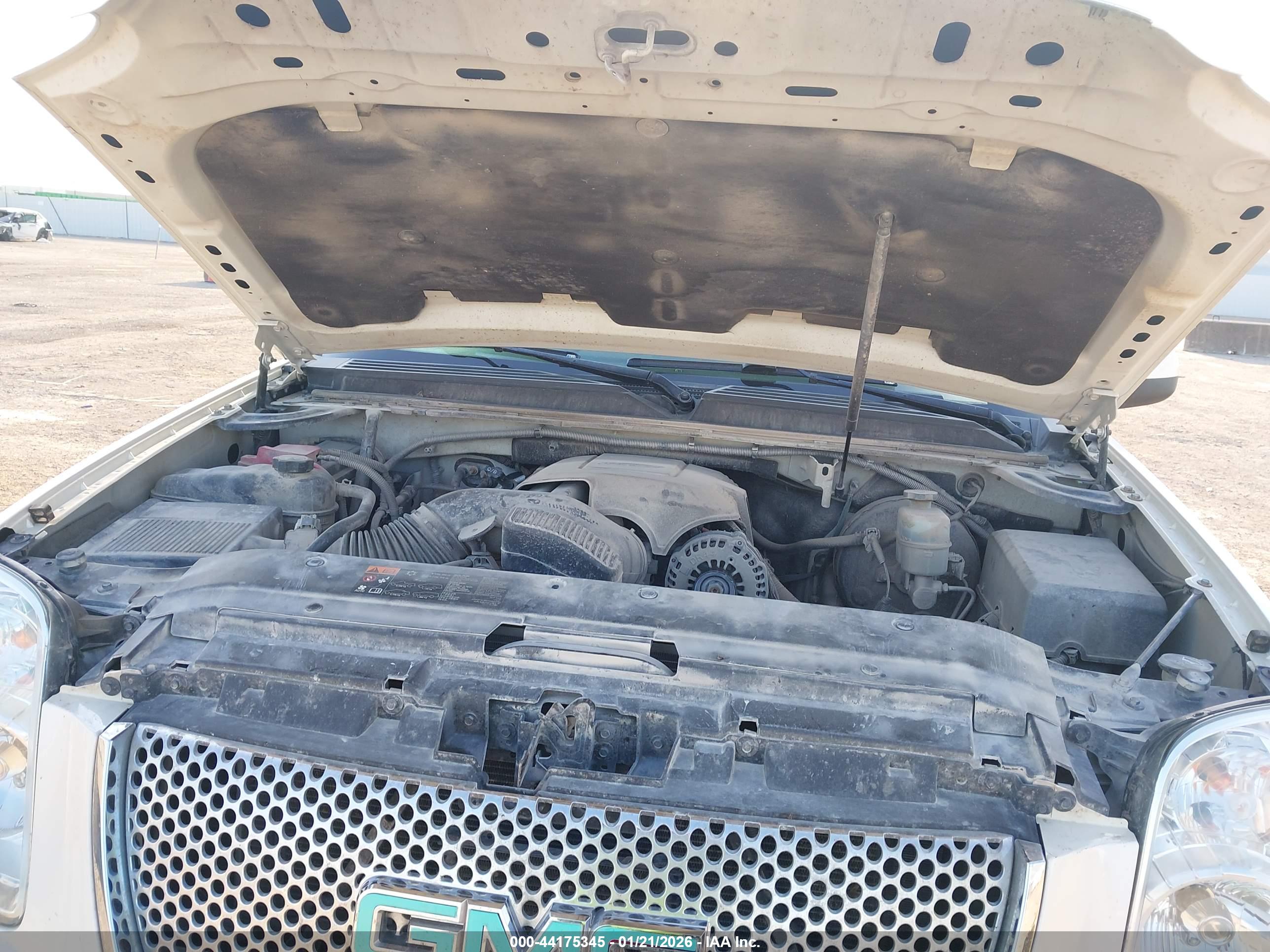 GMC YUKON image 10