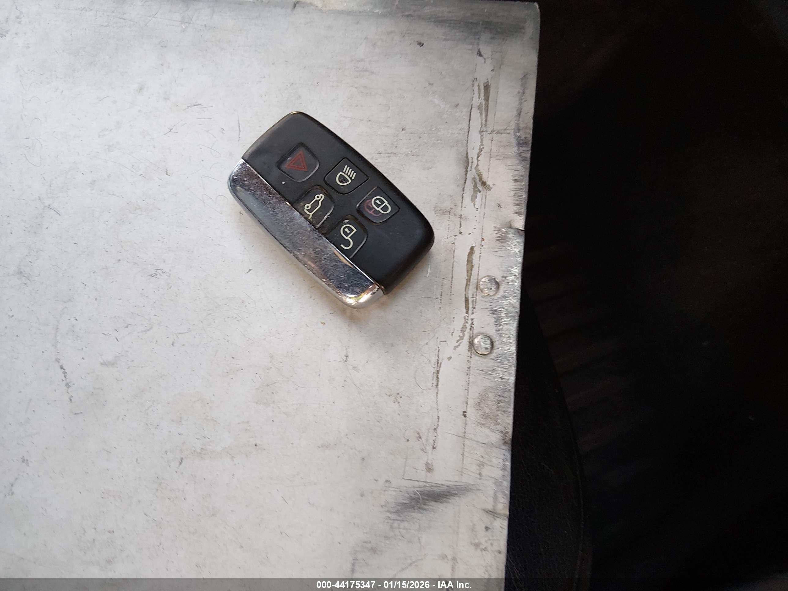 LAND ROVER image 11