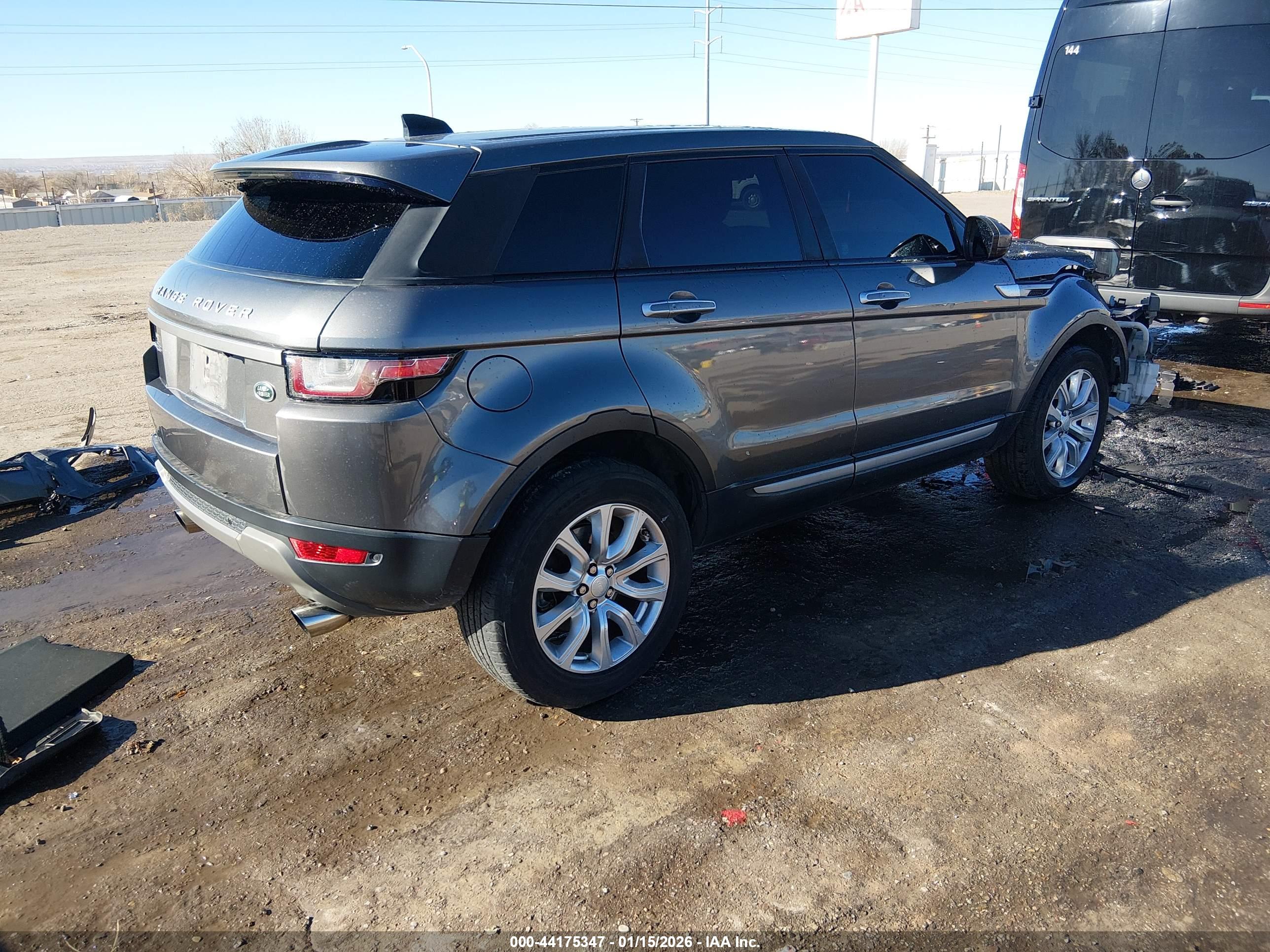 LAND ROVER image 4