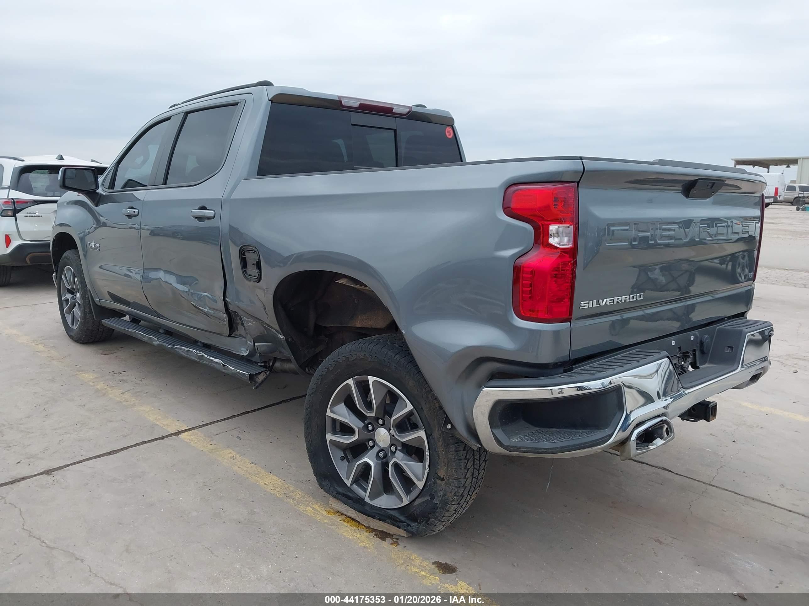 CHEVROLET SILVERADO image 3