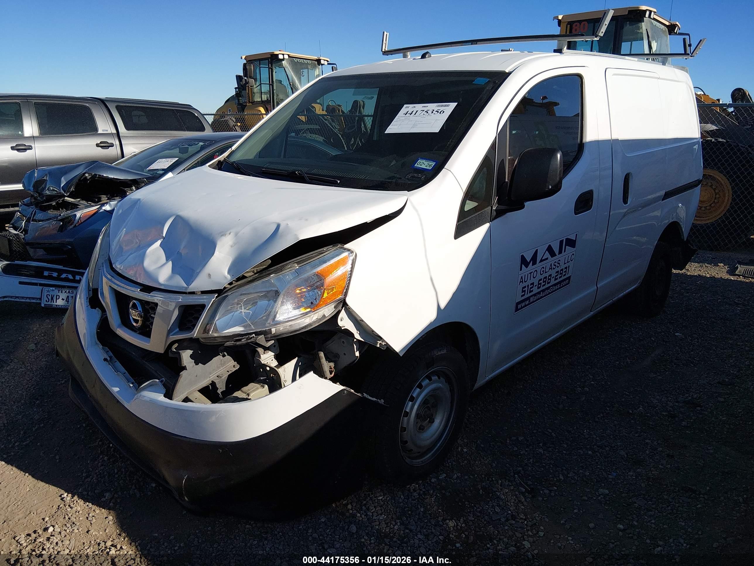 NISSAN NV200 image 2