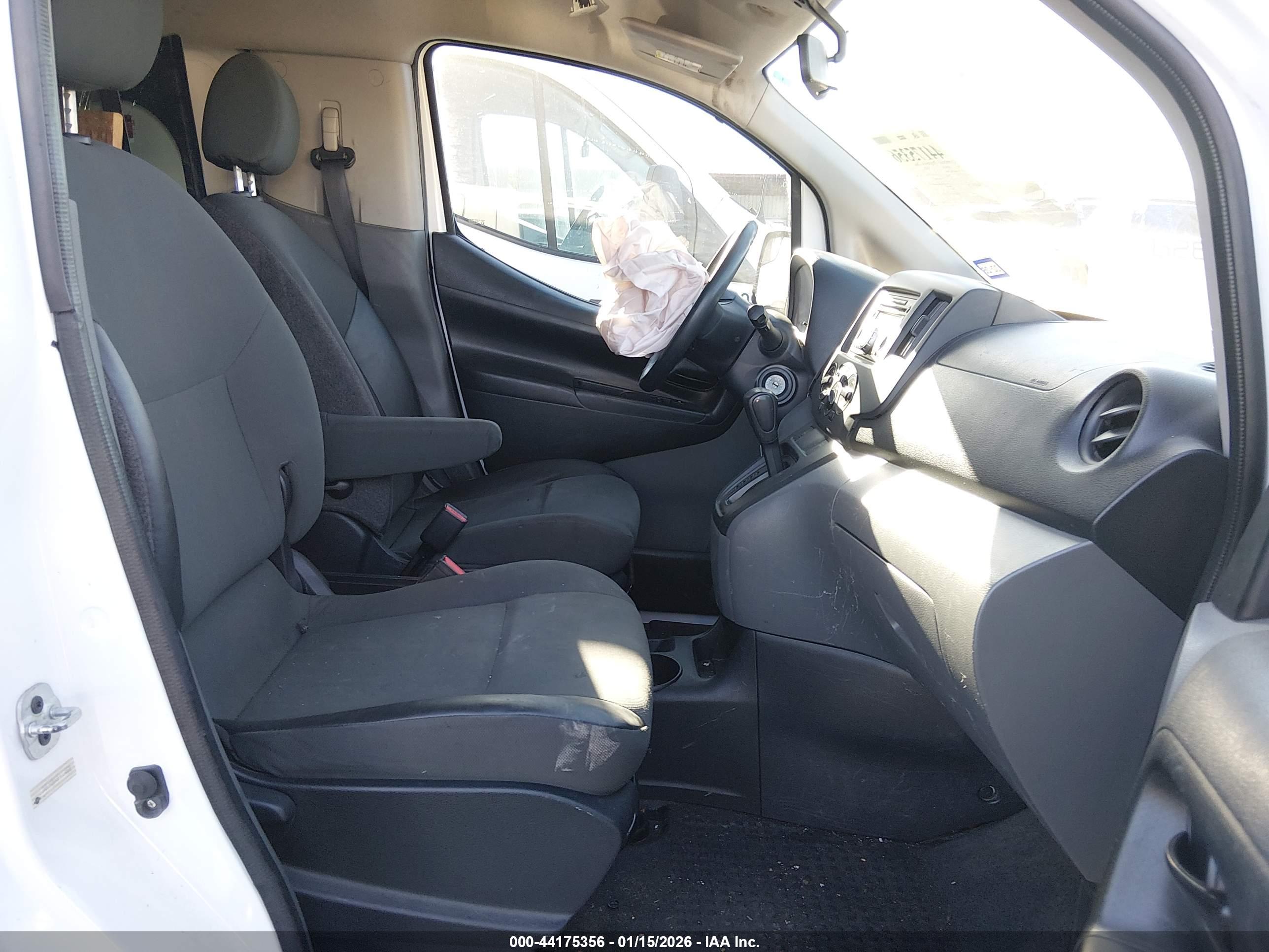 NISSAN NV200 image 5
