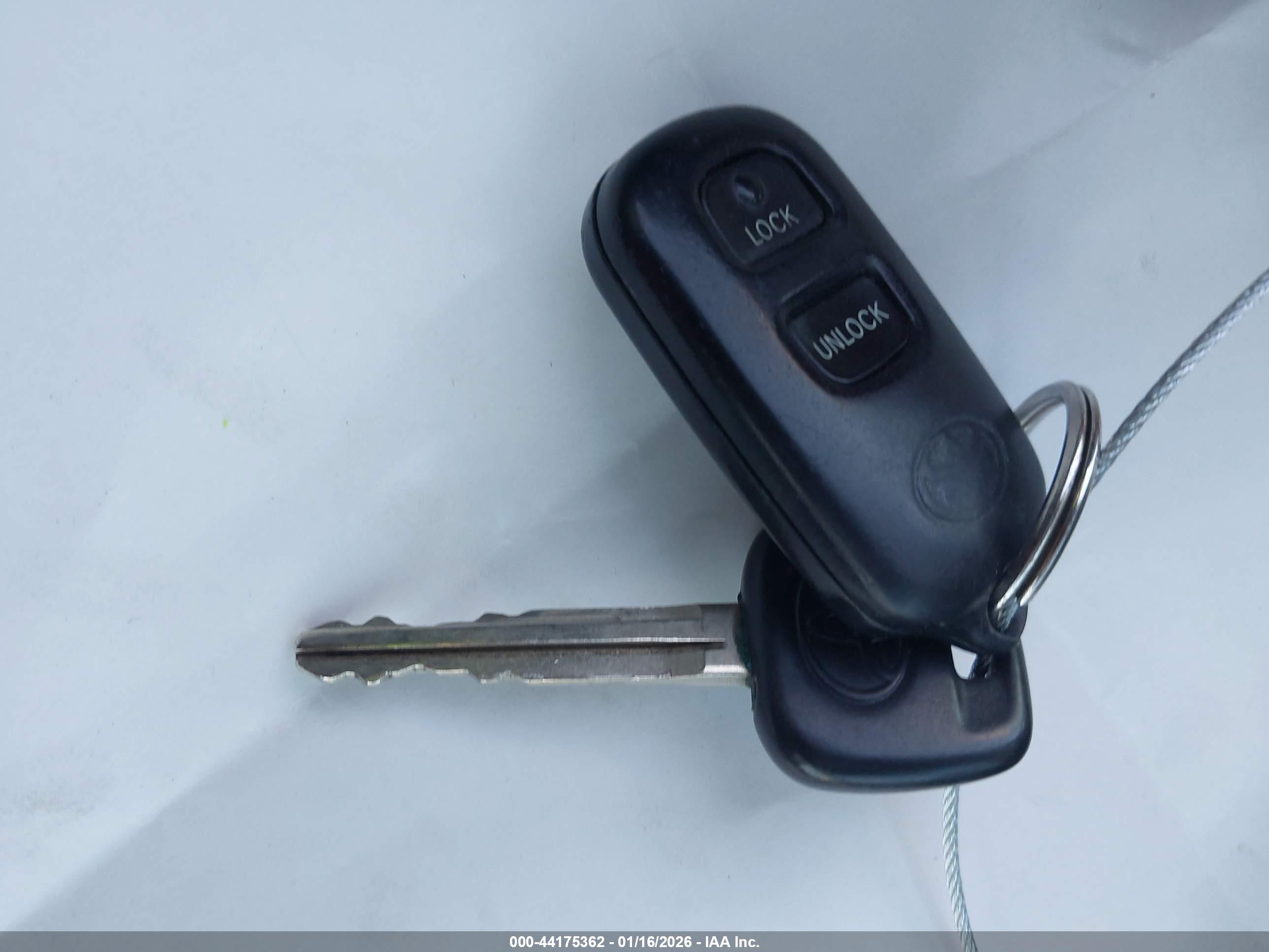 TOYOTA RAV4 image 11