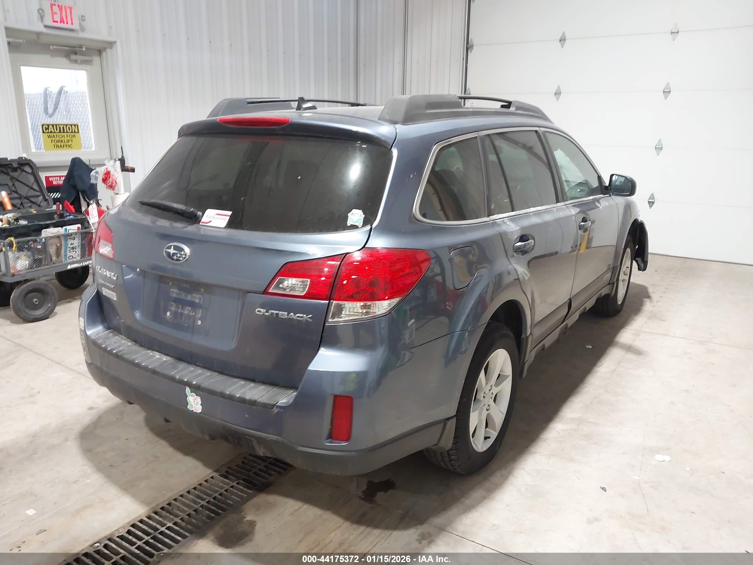 SUBARU OUTBACK image 4