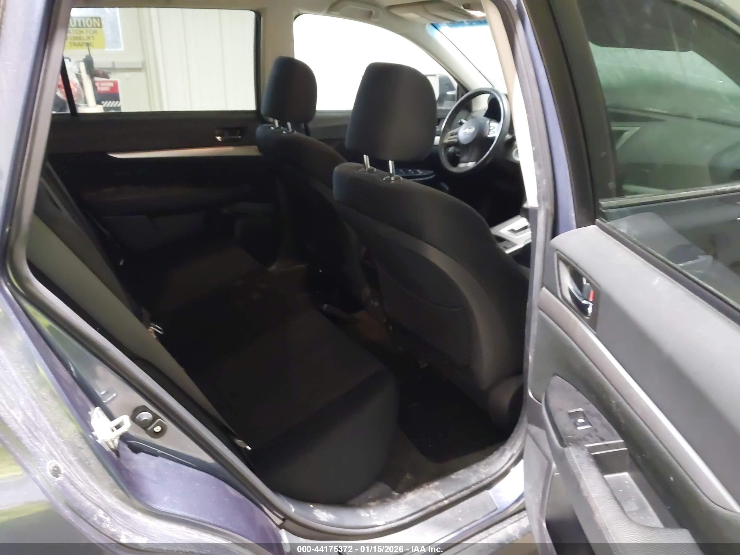 SUBARU OUTBACK image 8