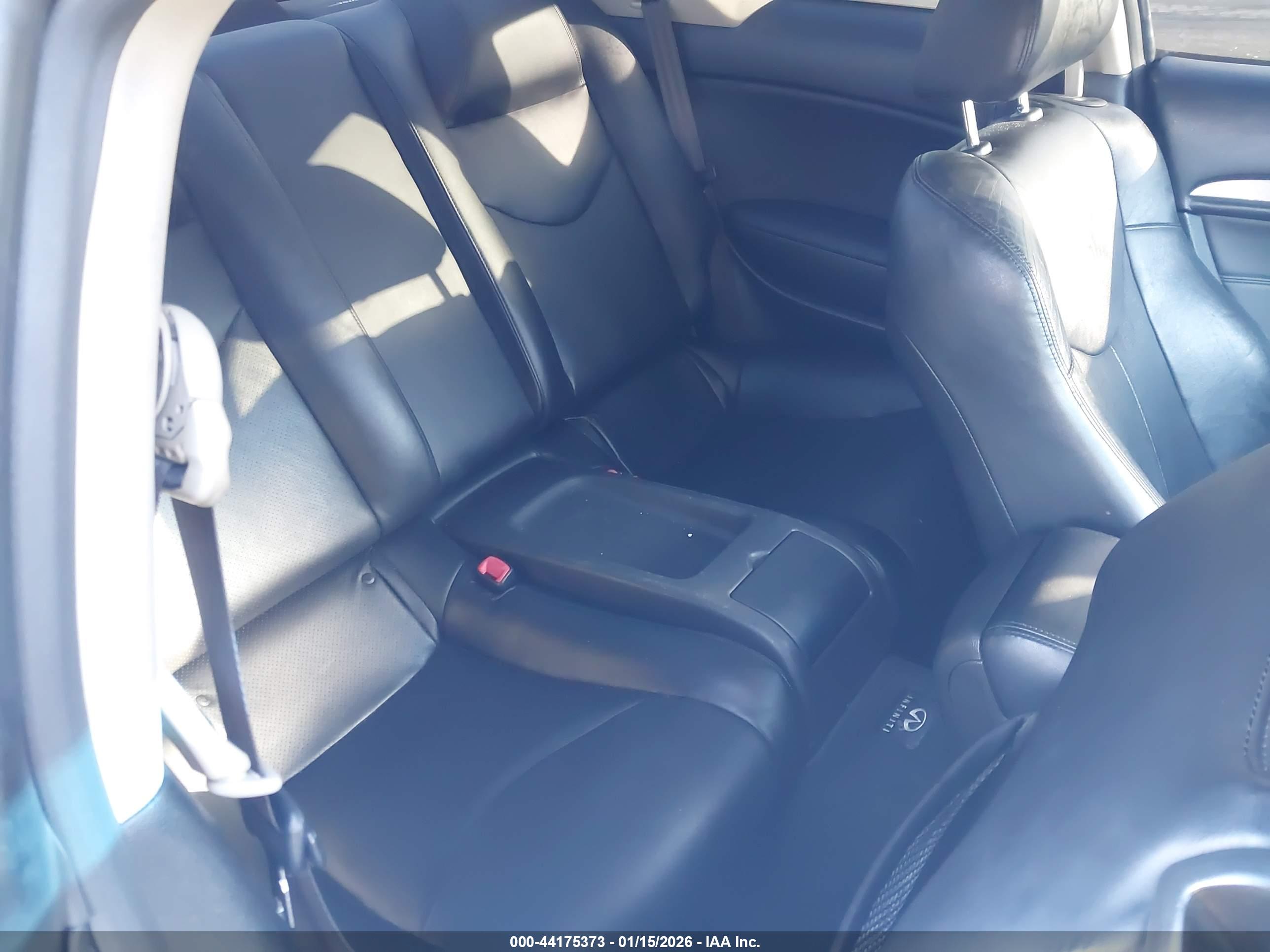 INFINITI G37X image 8