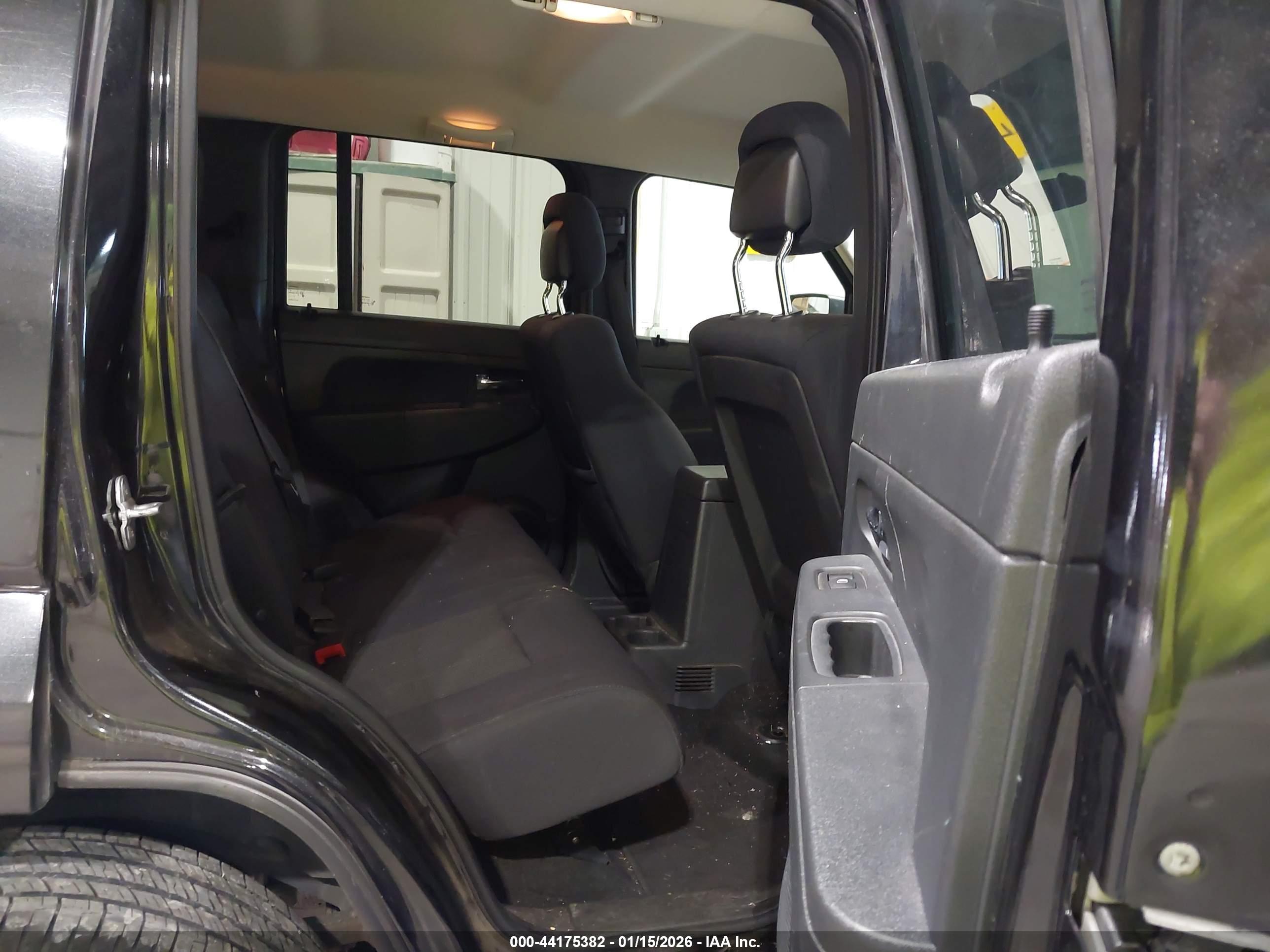 JEEP LIBERTY image 8