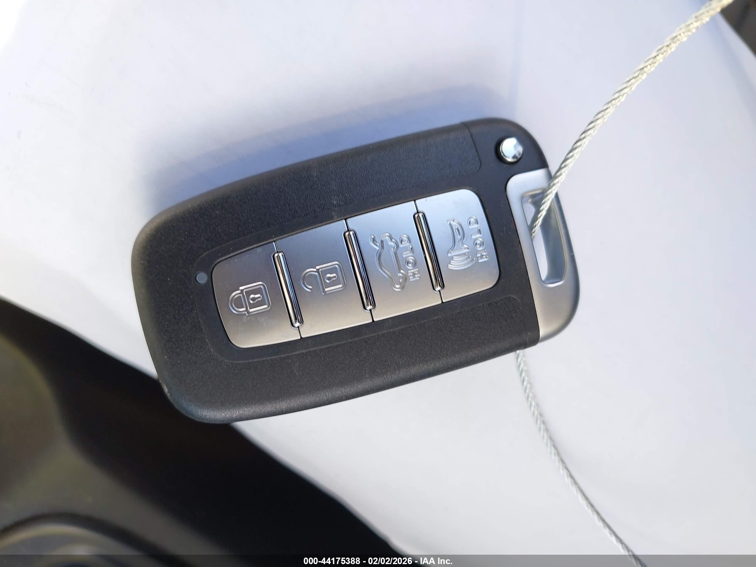 HYUNDAI KONA image 11