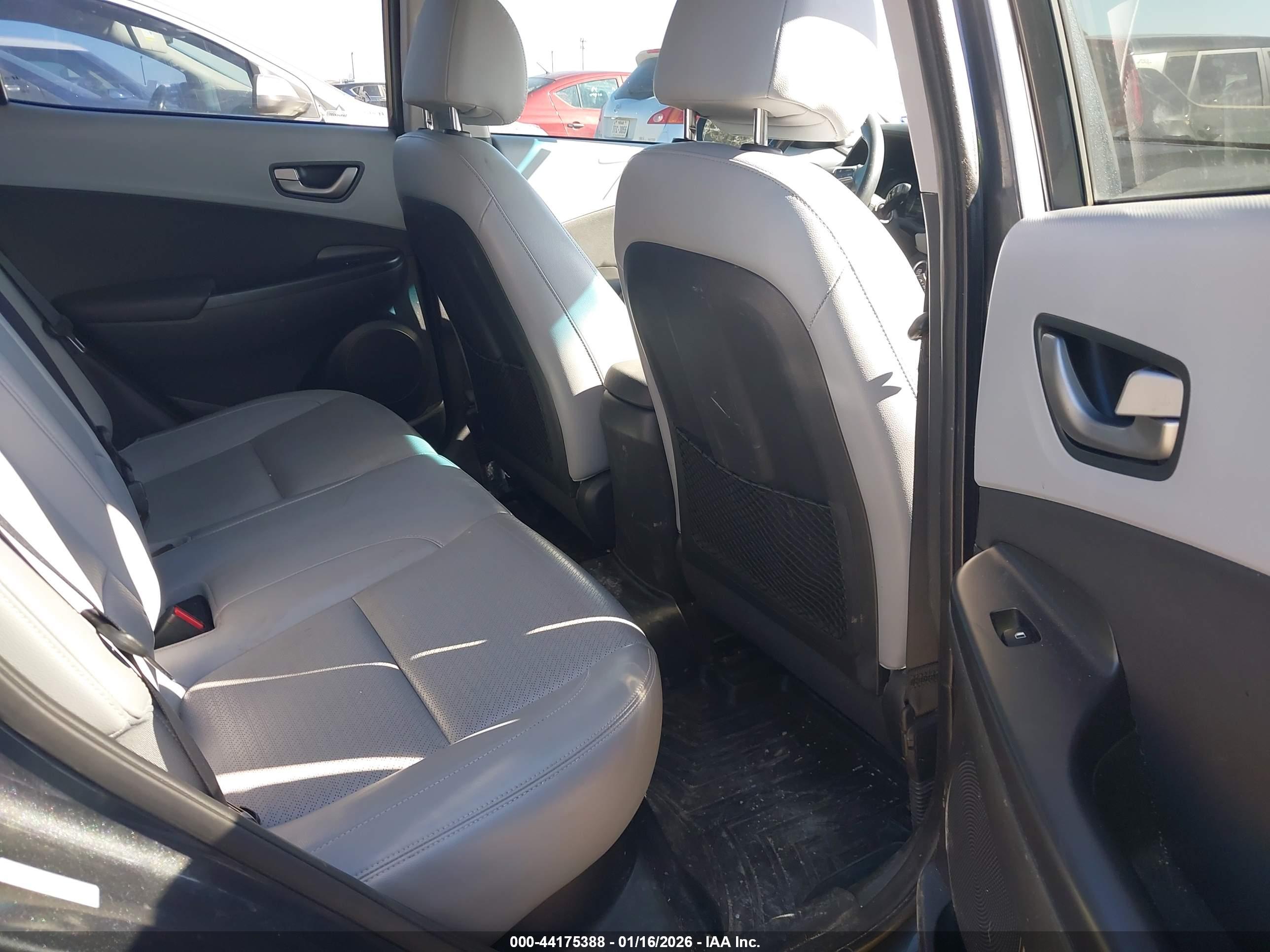 HYUNDAI KONA image 8