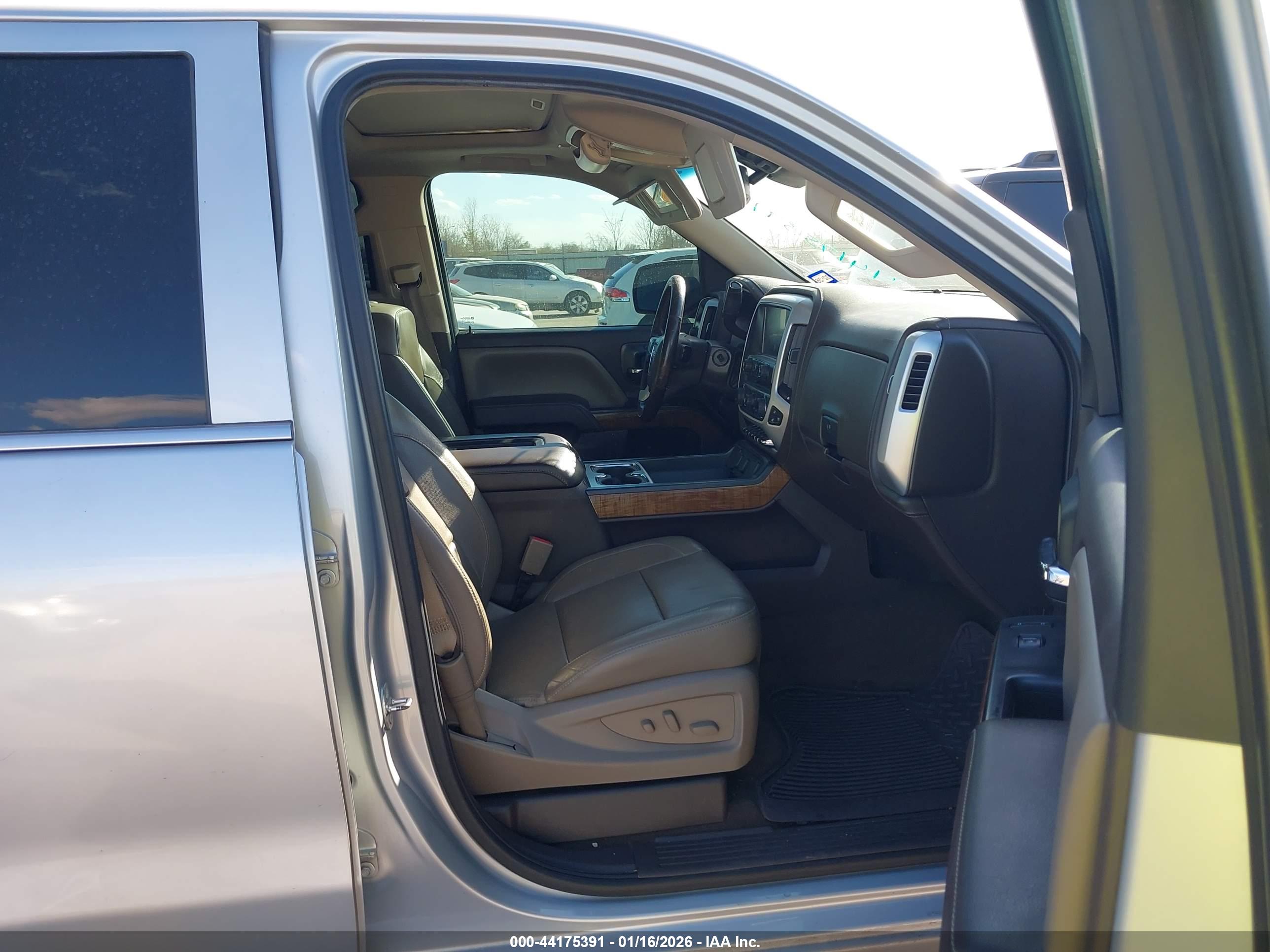 GMC SIERRA image 5