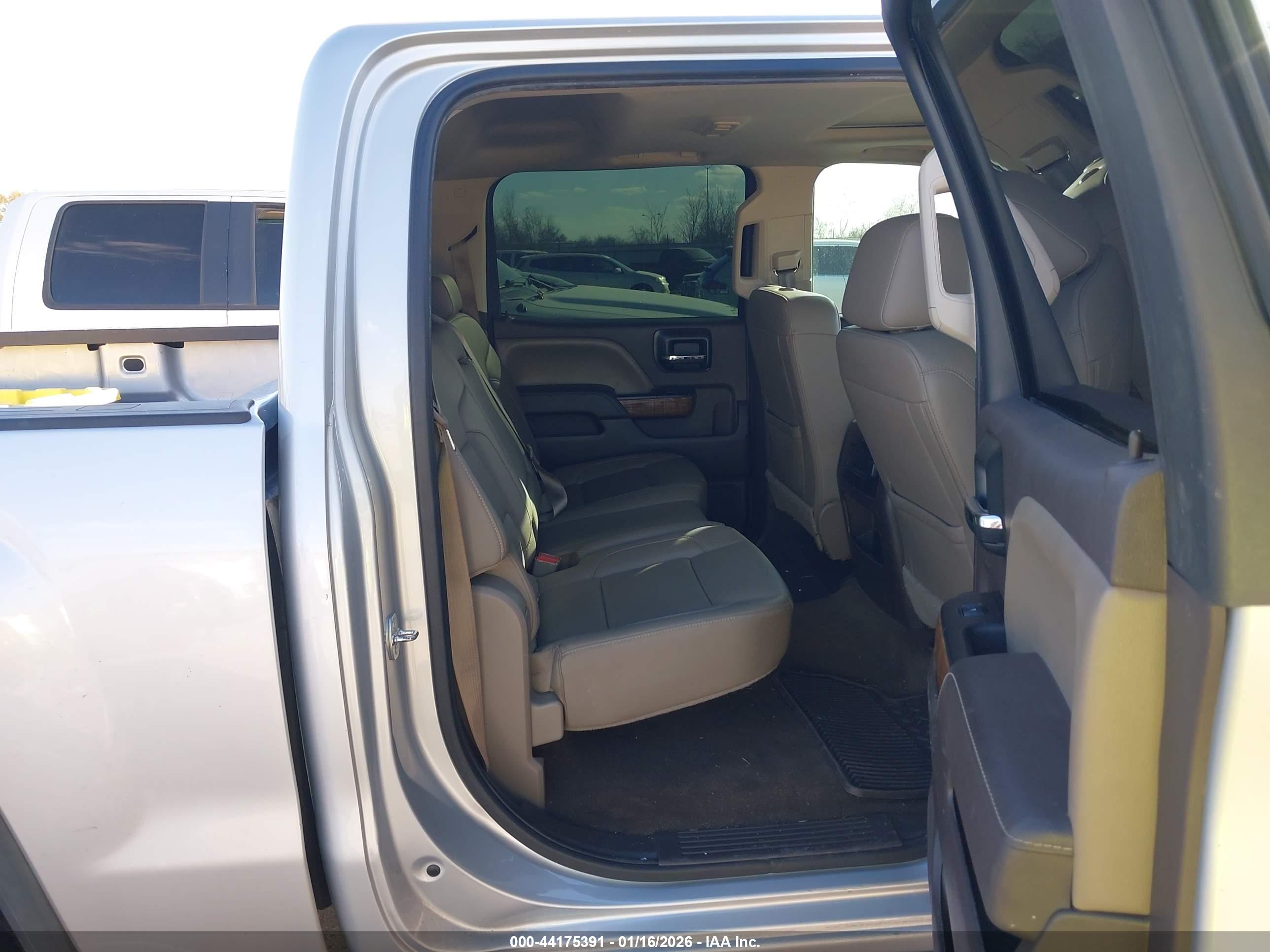 GMC SIERRA image 8