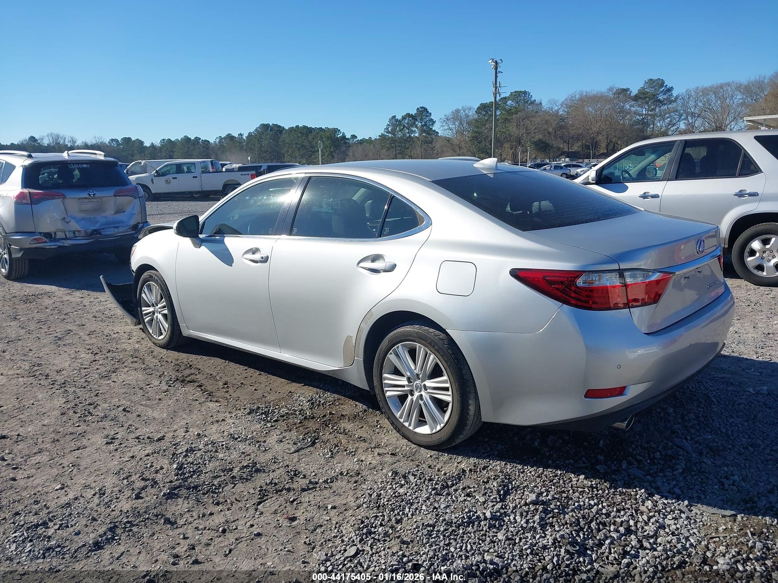LEXUS ES image 3