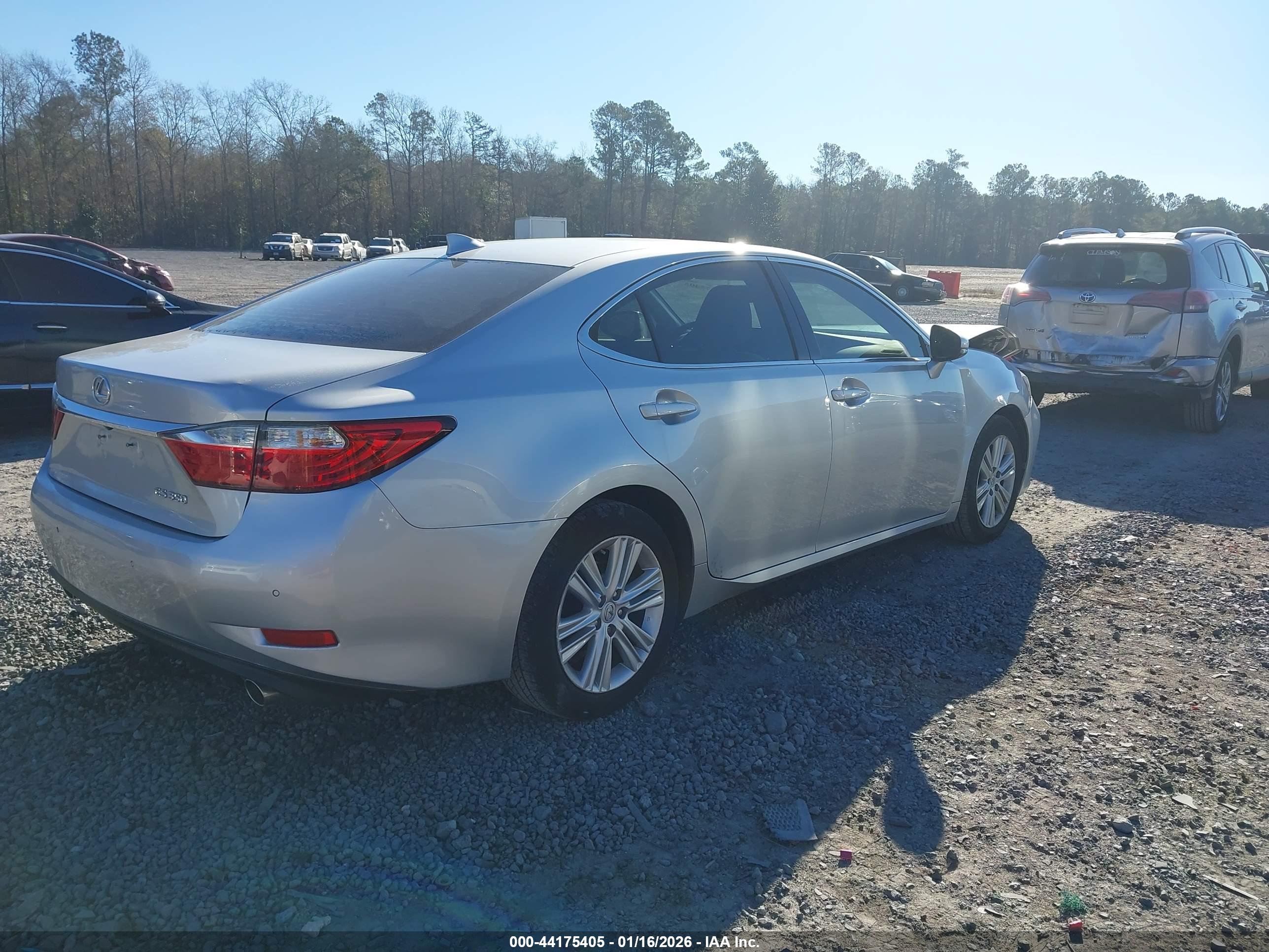 LEXUS ES image 4