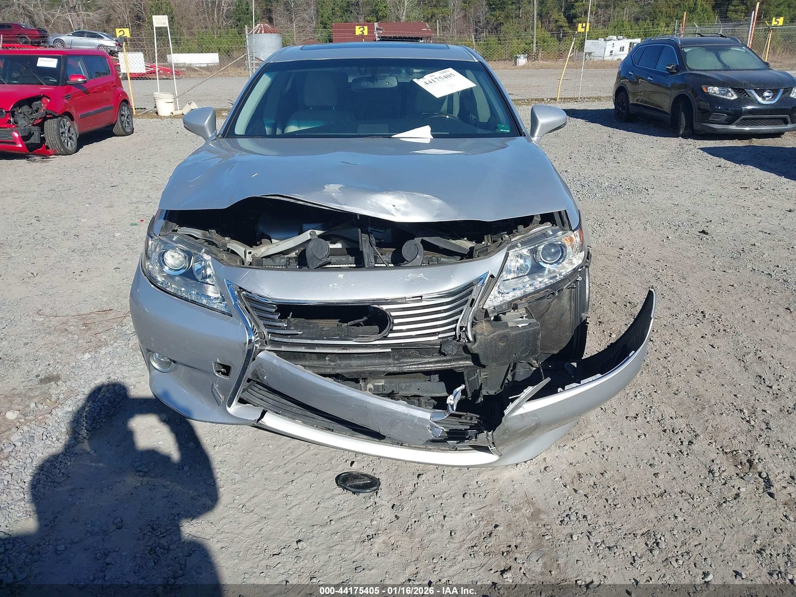 LEXUS ES image 6
