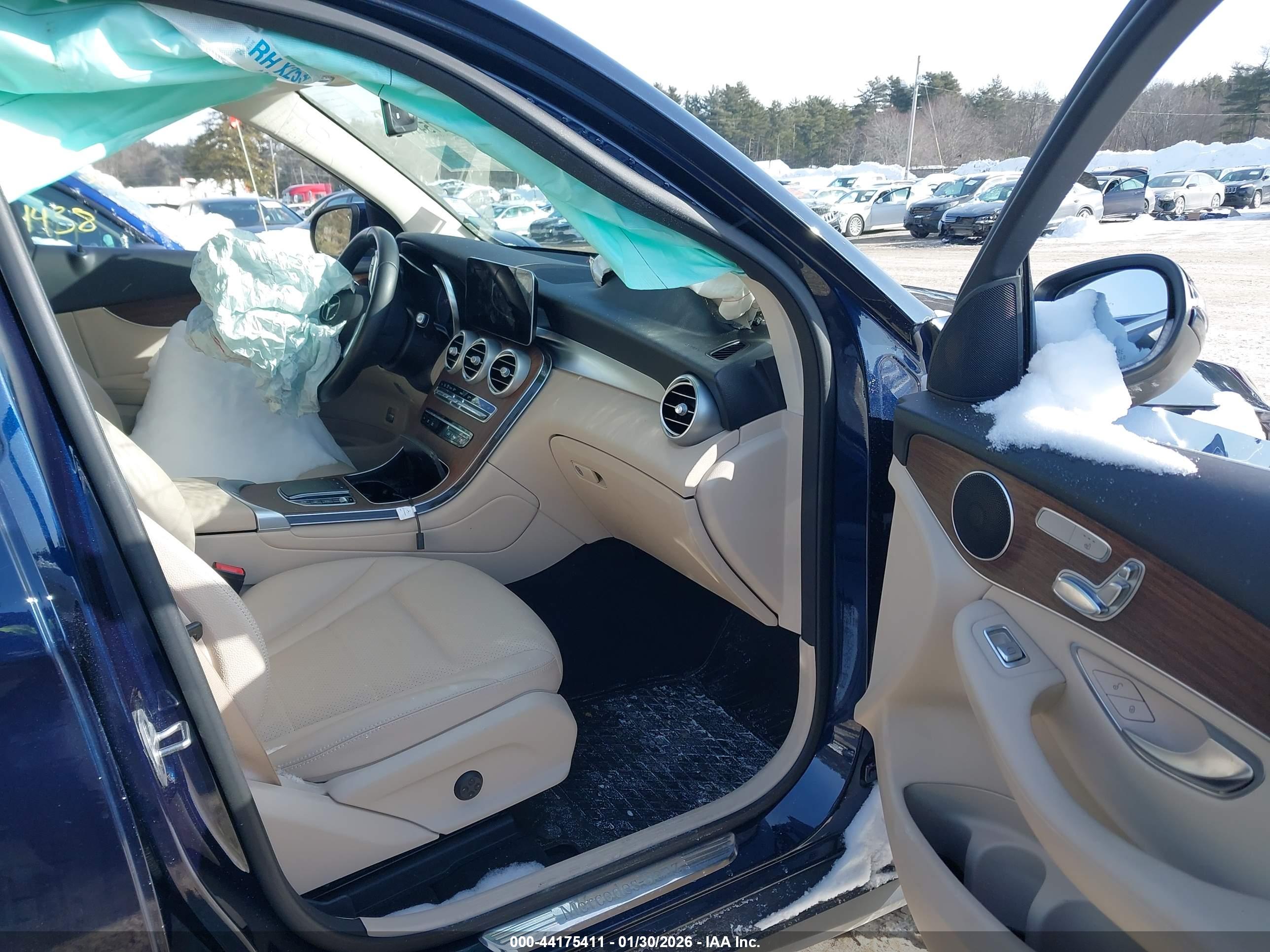 MERCEDES-BENZ GLC image 5