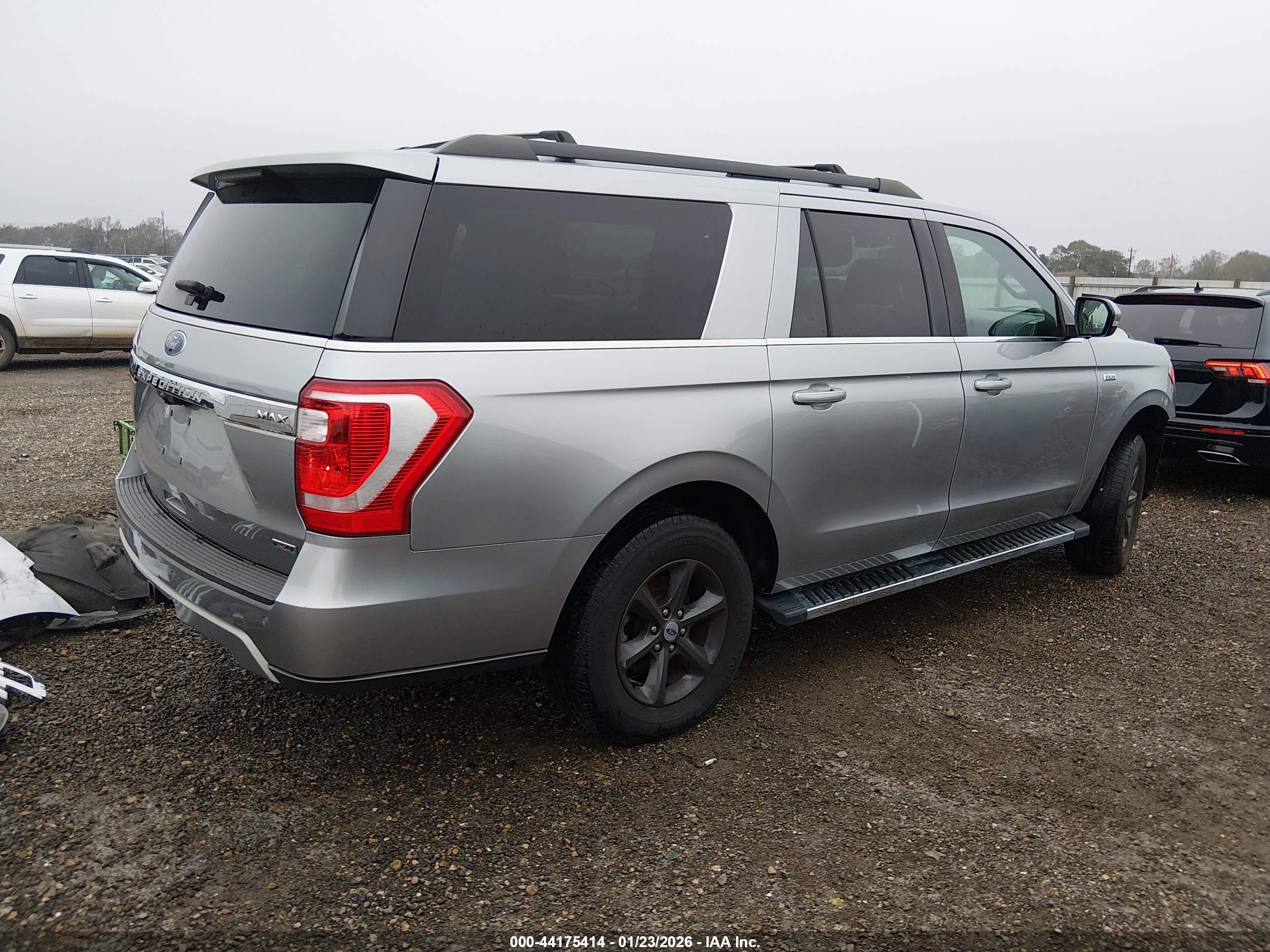 FORD EXPEDITION image 4