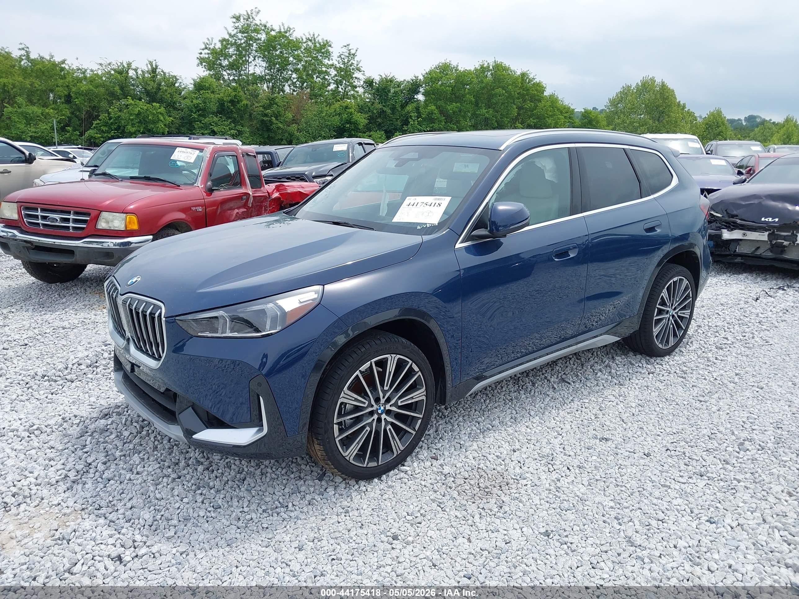 BMW X1 image 2