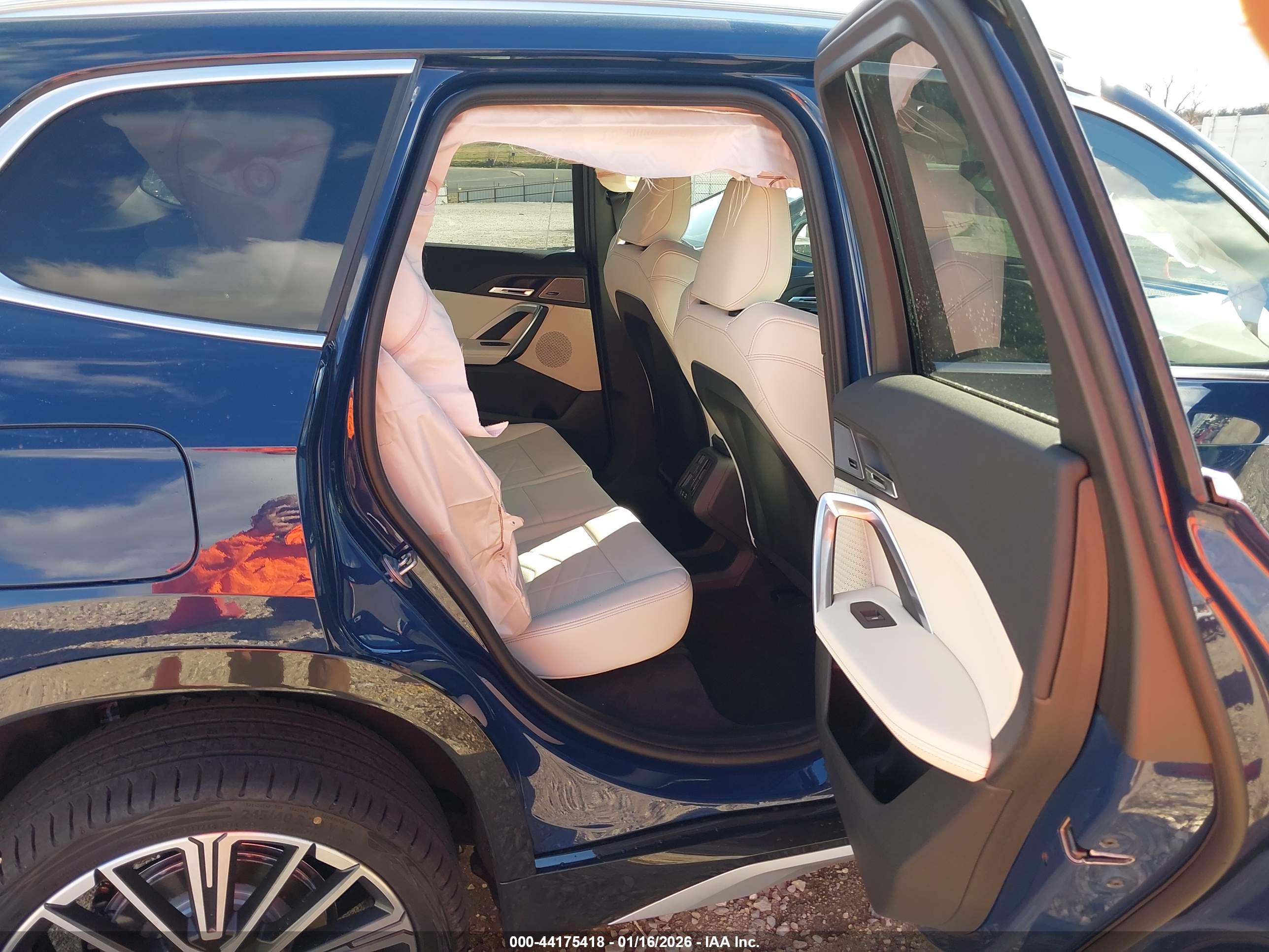 BMW X1 image 8
