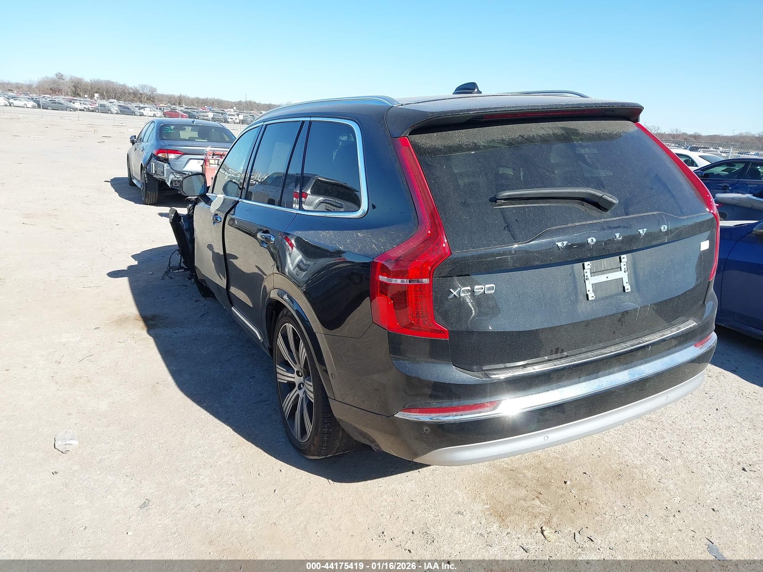 VOLVO XC90 image 3