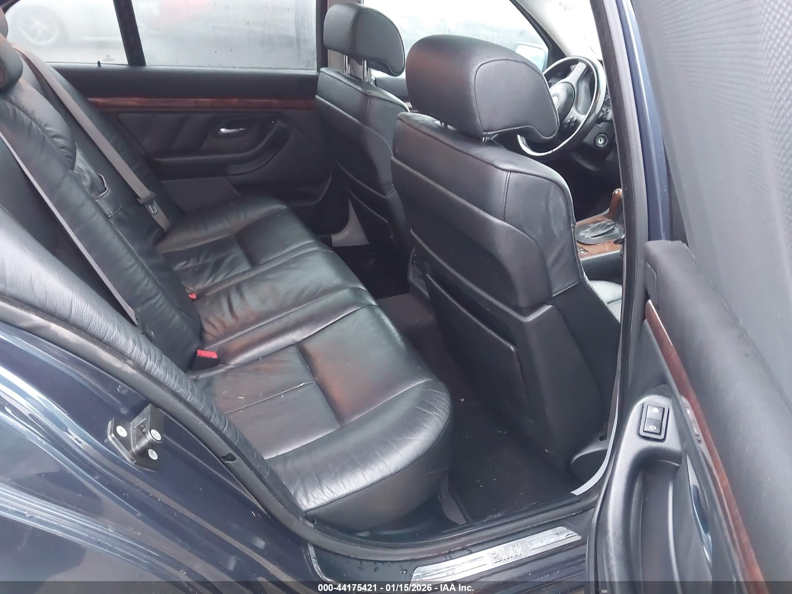 BMW 540IA image 8