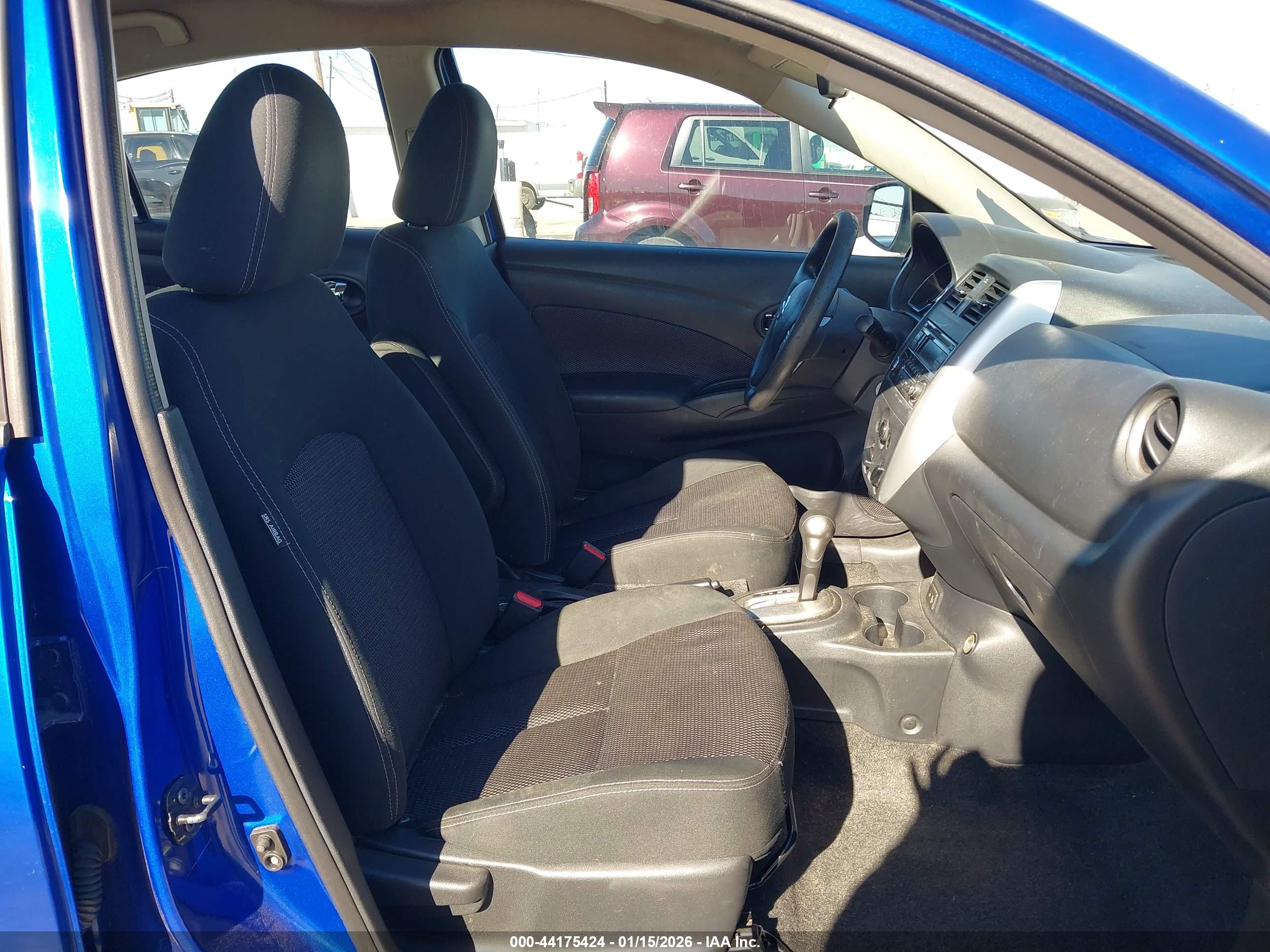 NISSAN VERSA image 5