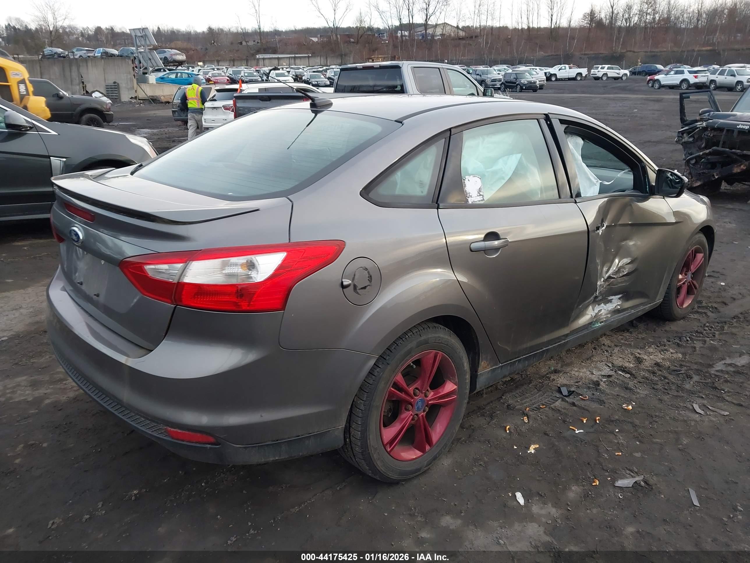 FORD FOCUS image 4