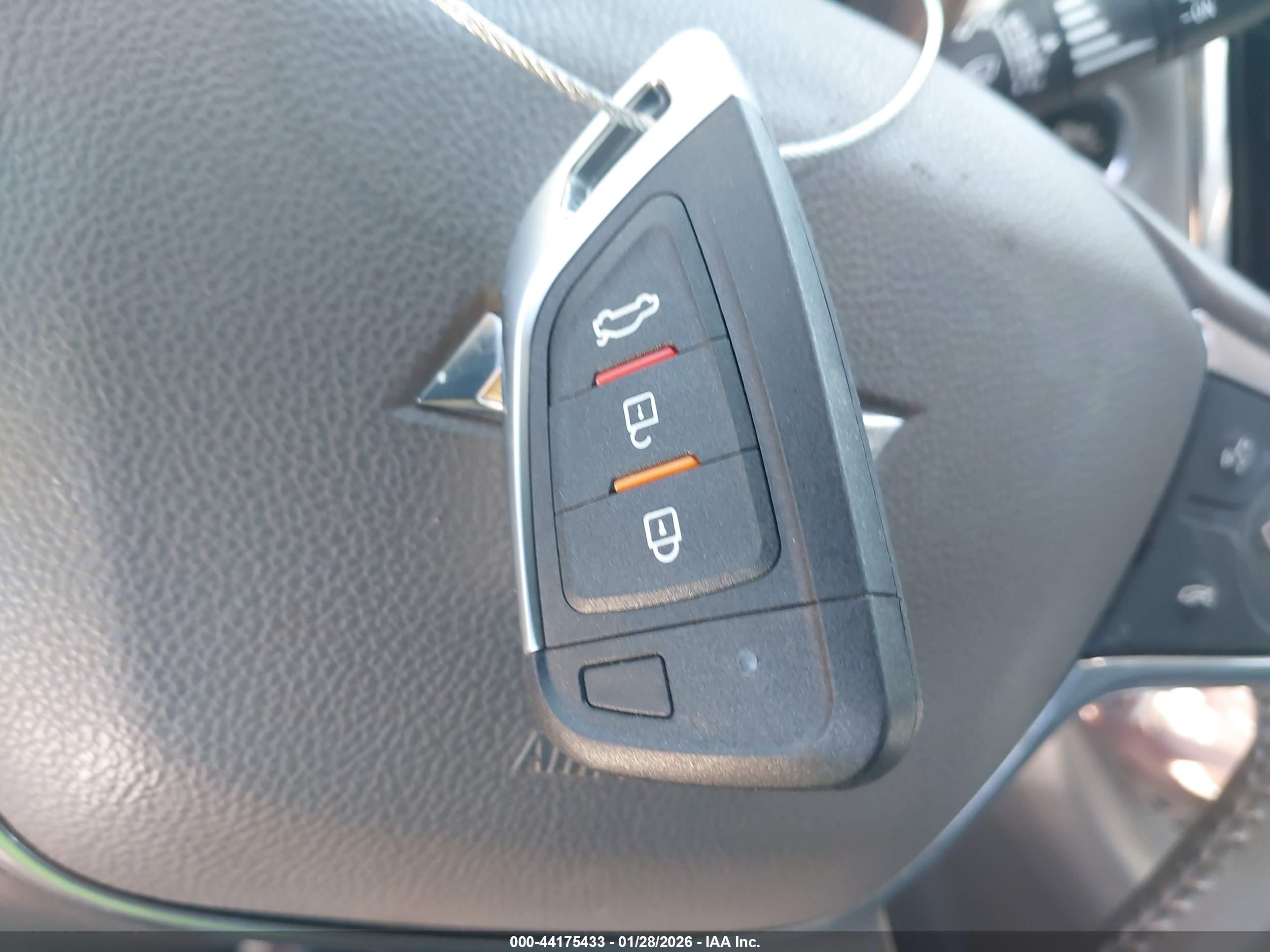CHEVROLET TRAVERSE image 11