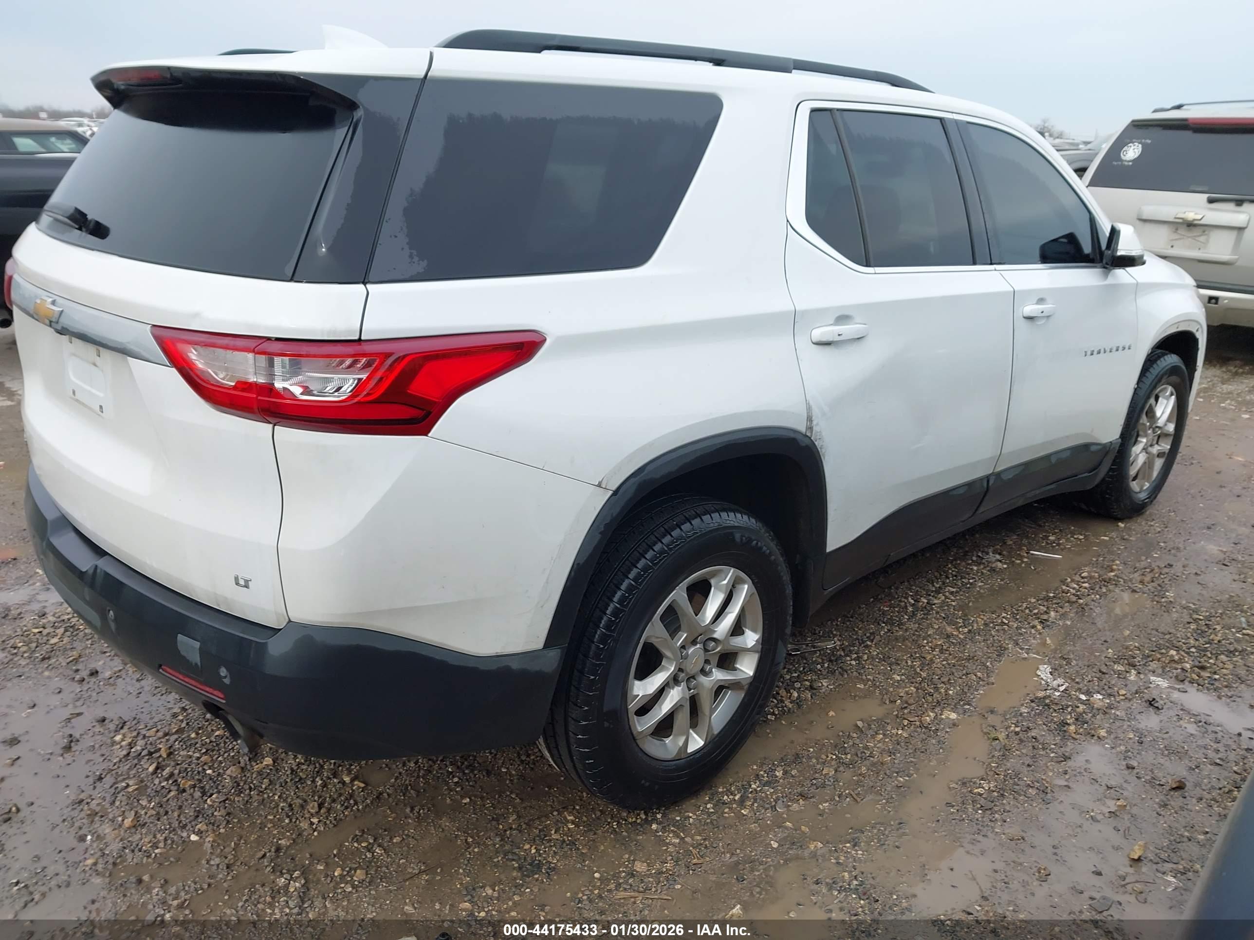 CHEVROLET TRAVERSE image 4