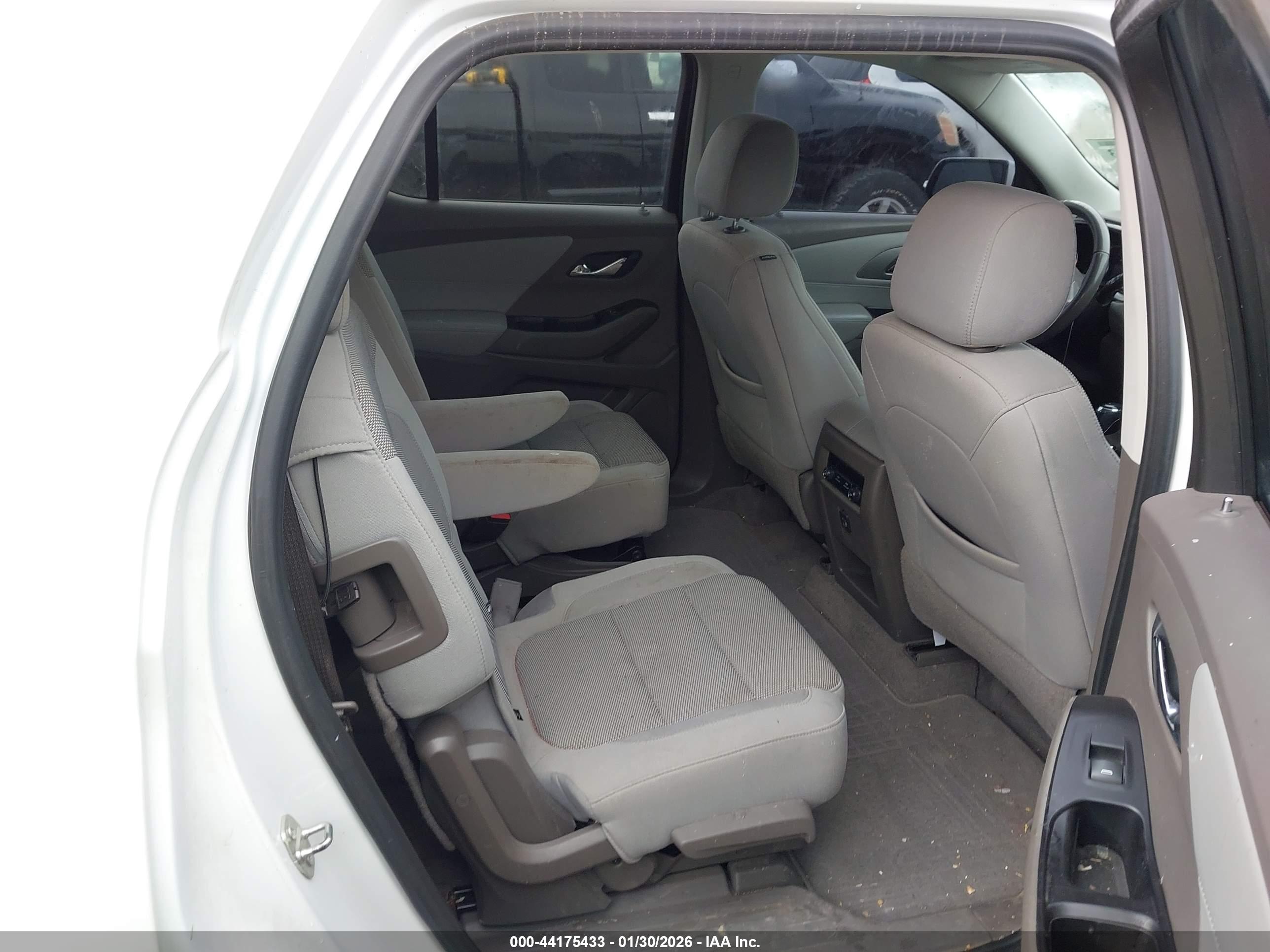 CHEVROLET TRAVERSE image 8