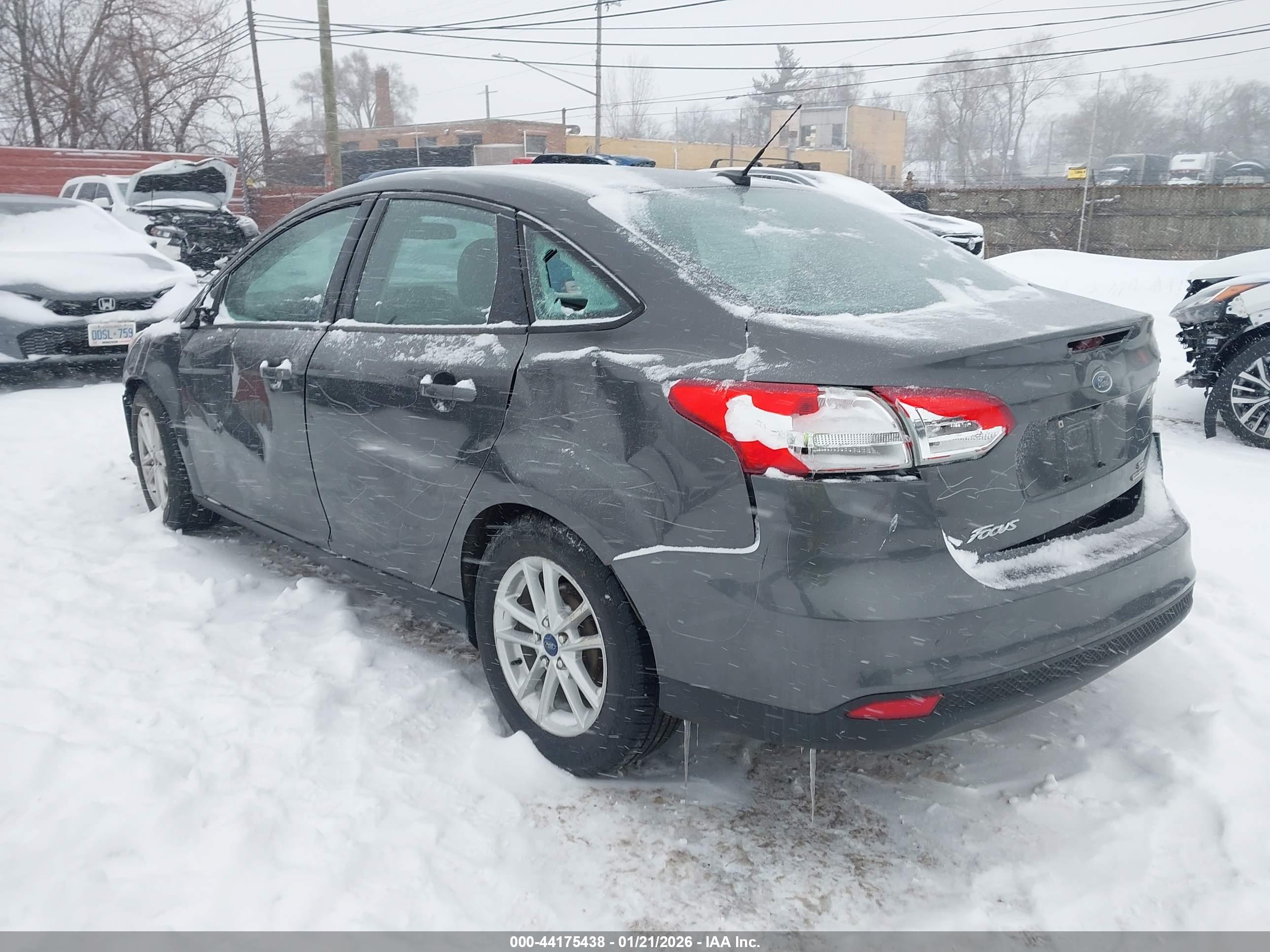 FORD FOCUS image 3