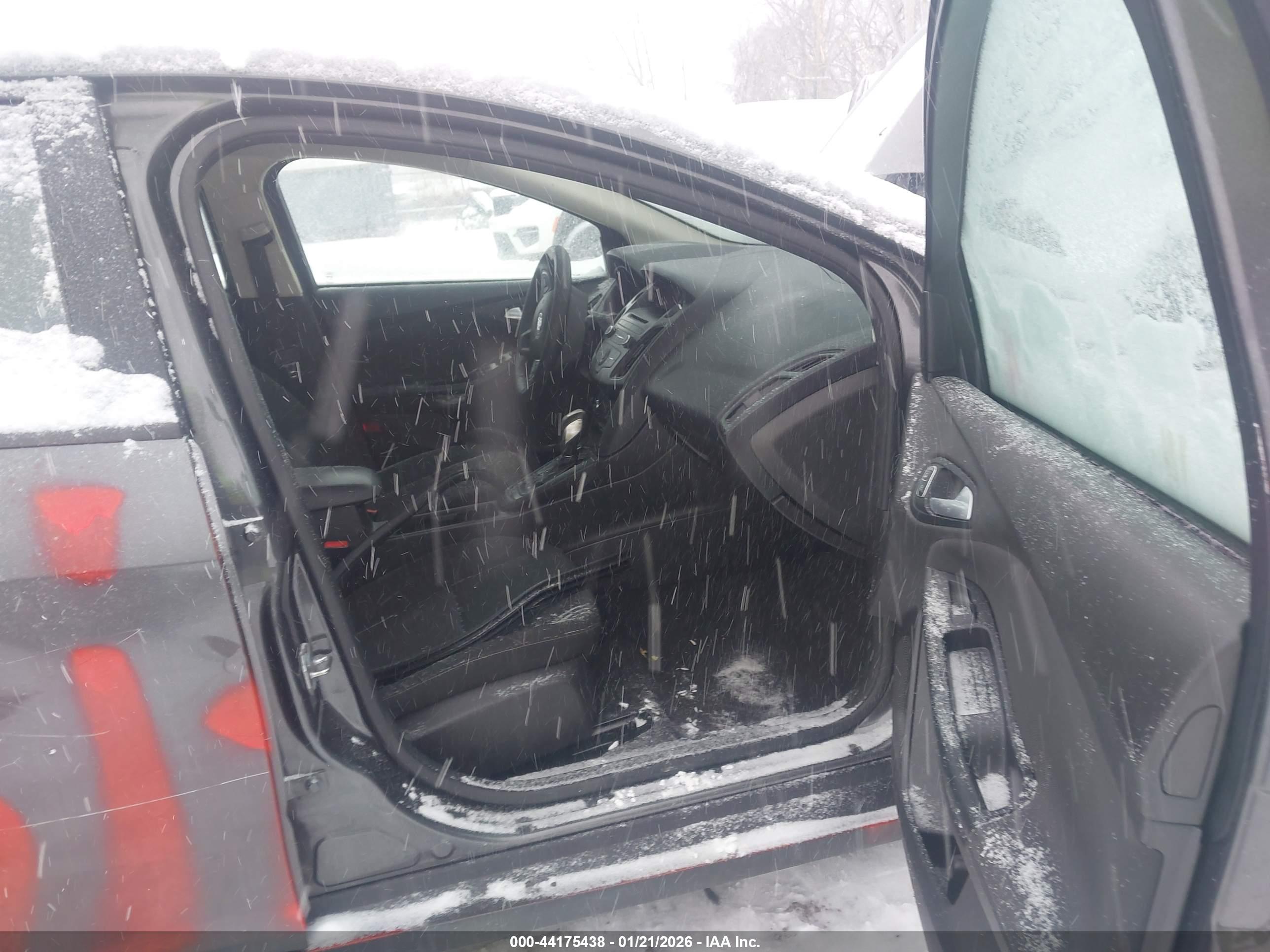 FORD FOCUS image 5