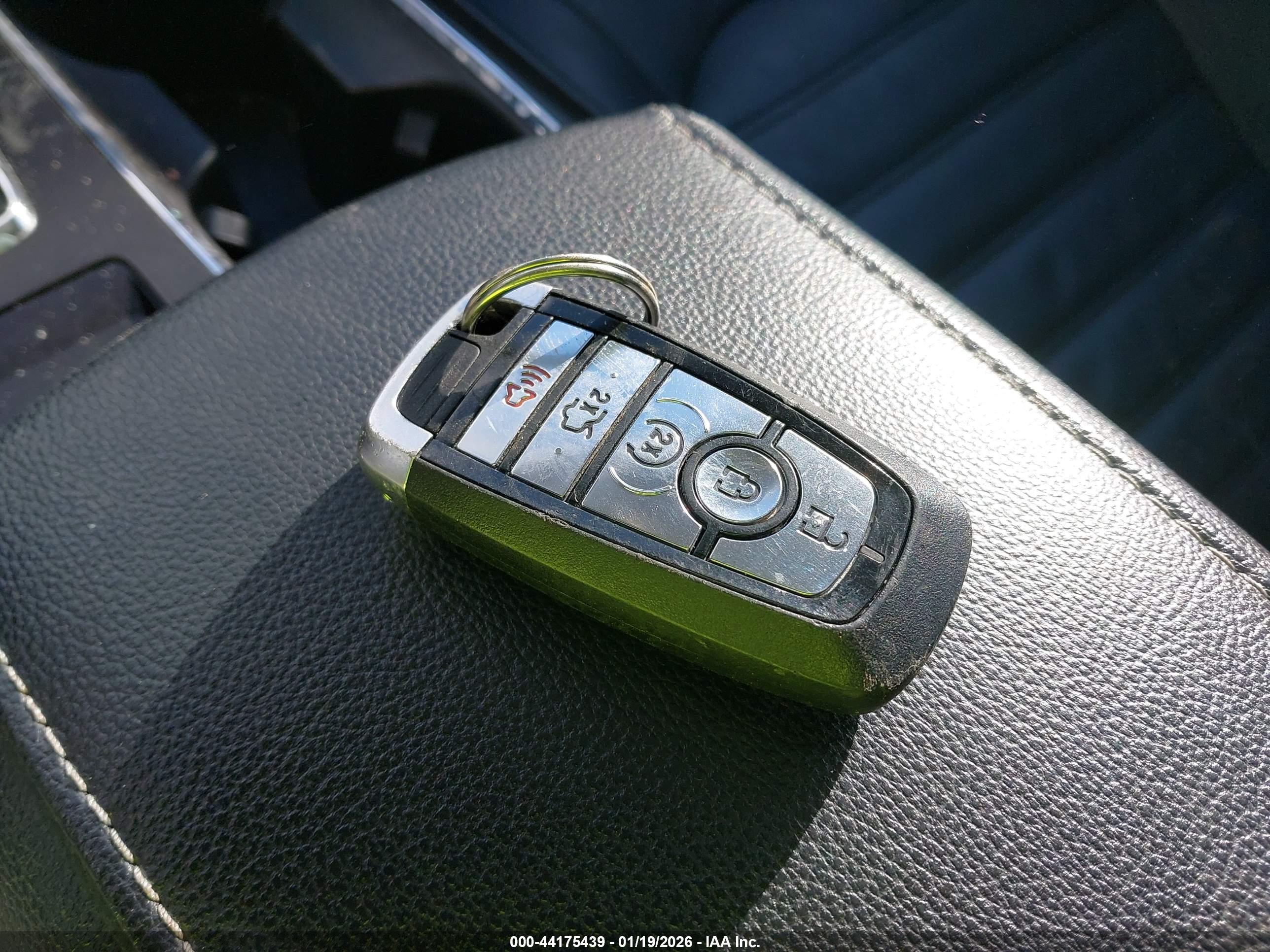 FORD FUSION image 11