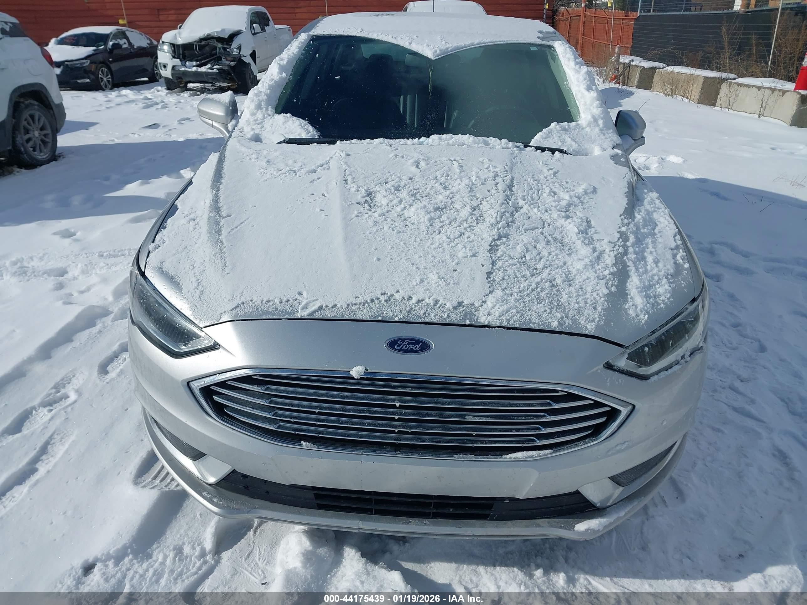 FORD FUSION image 6