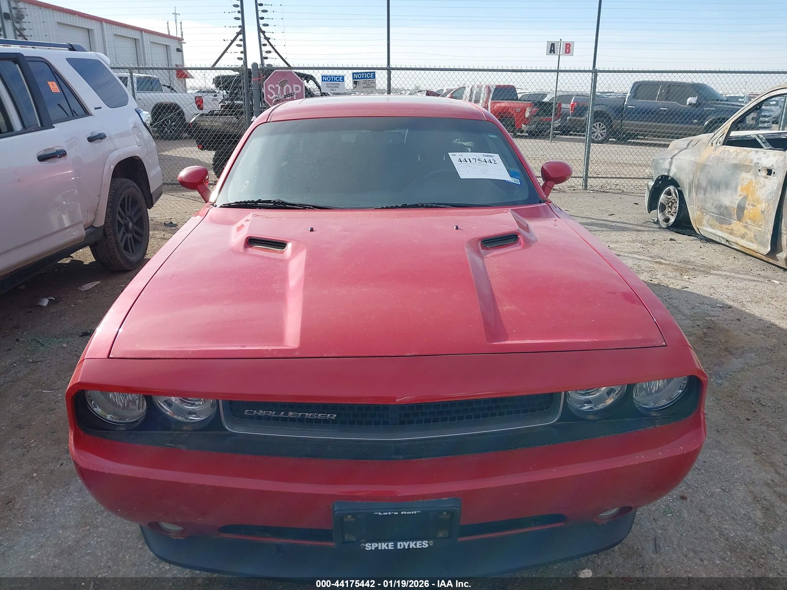 DODGE CHALLENGER image 6