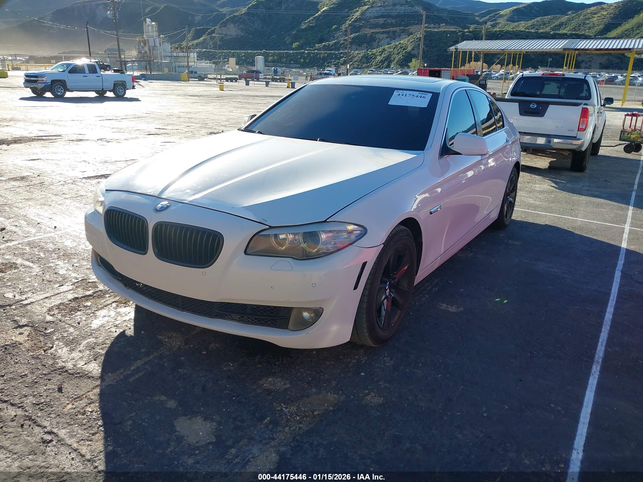 BMW 528I image 2